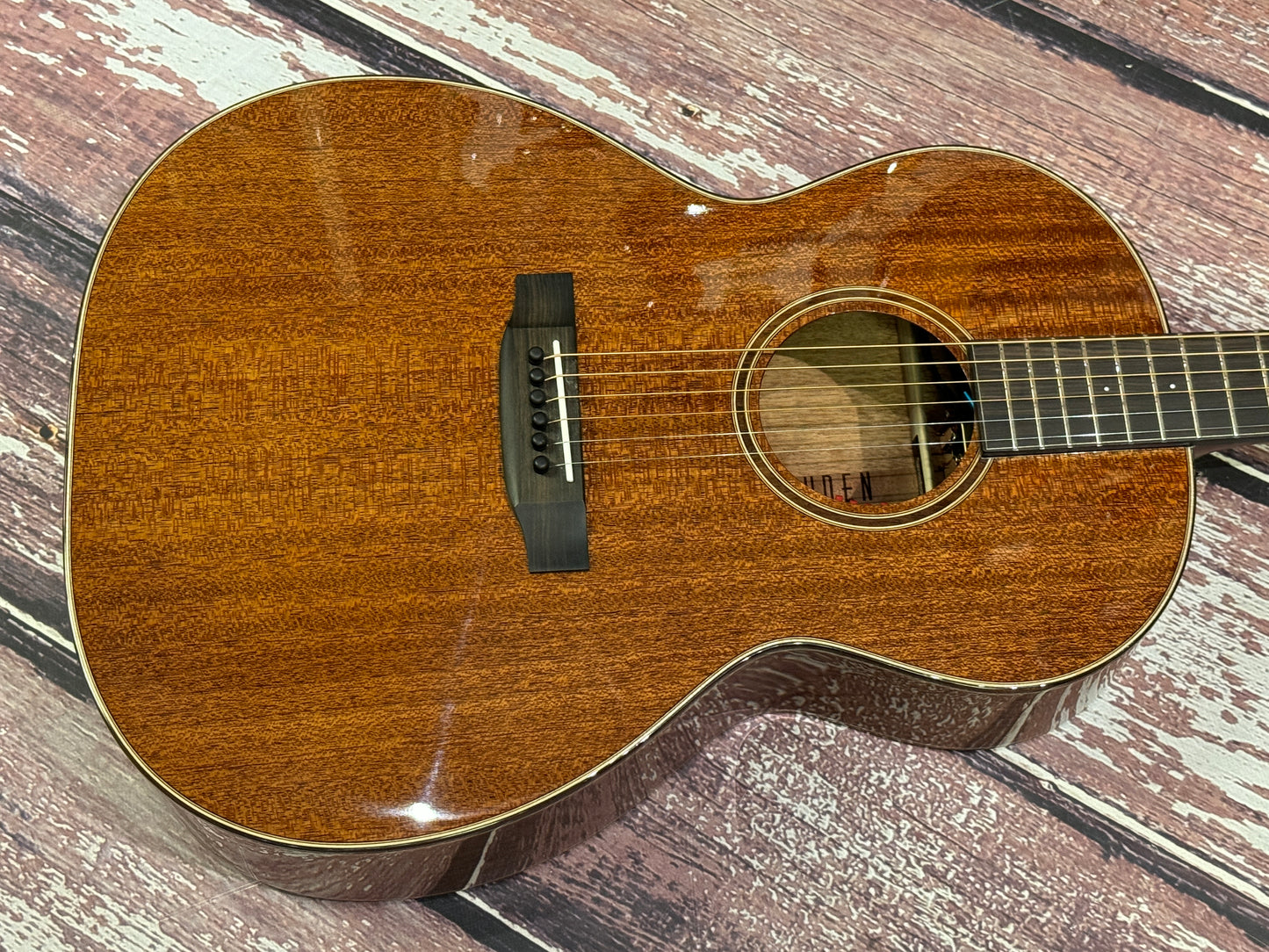 Auden Chester Mahogany series full body electro with deluxe case