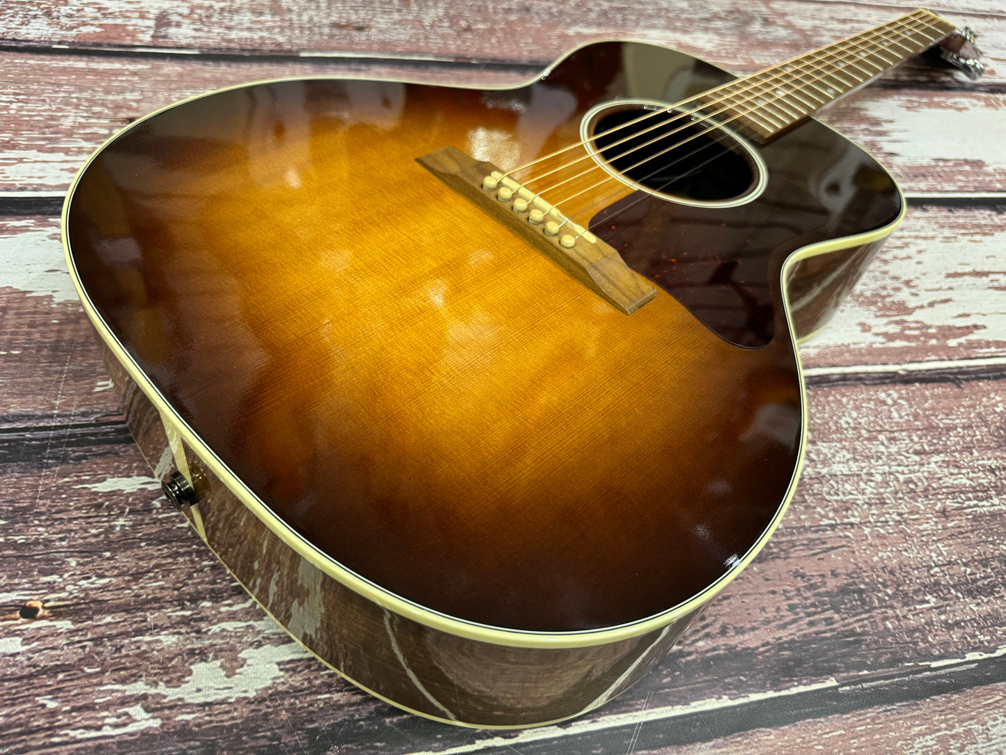 Gibson L00 Studio Acoustic with LR Baggs "slight damage"