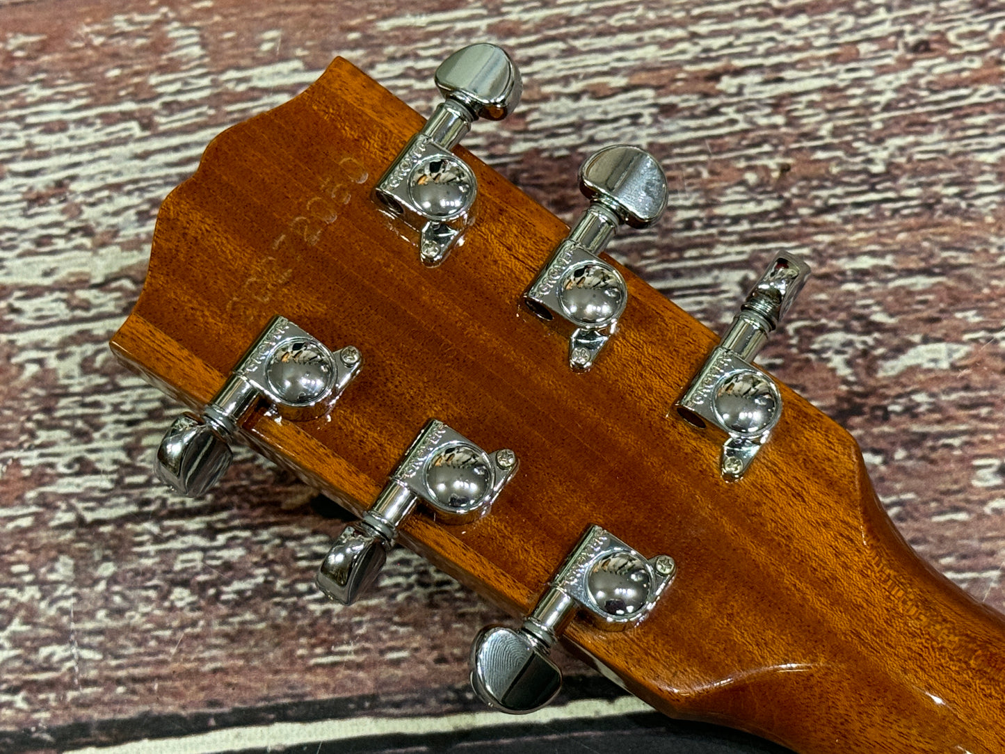 Gibson L00 Studio Acoustic with LR Baggs "slight damage"