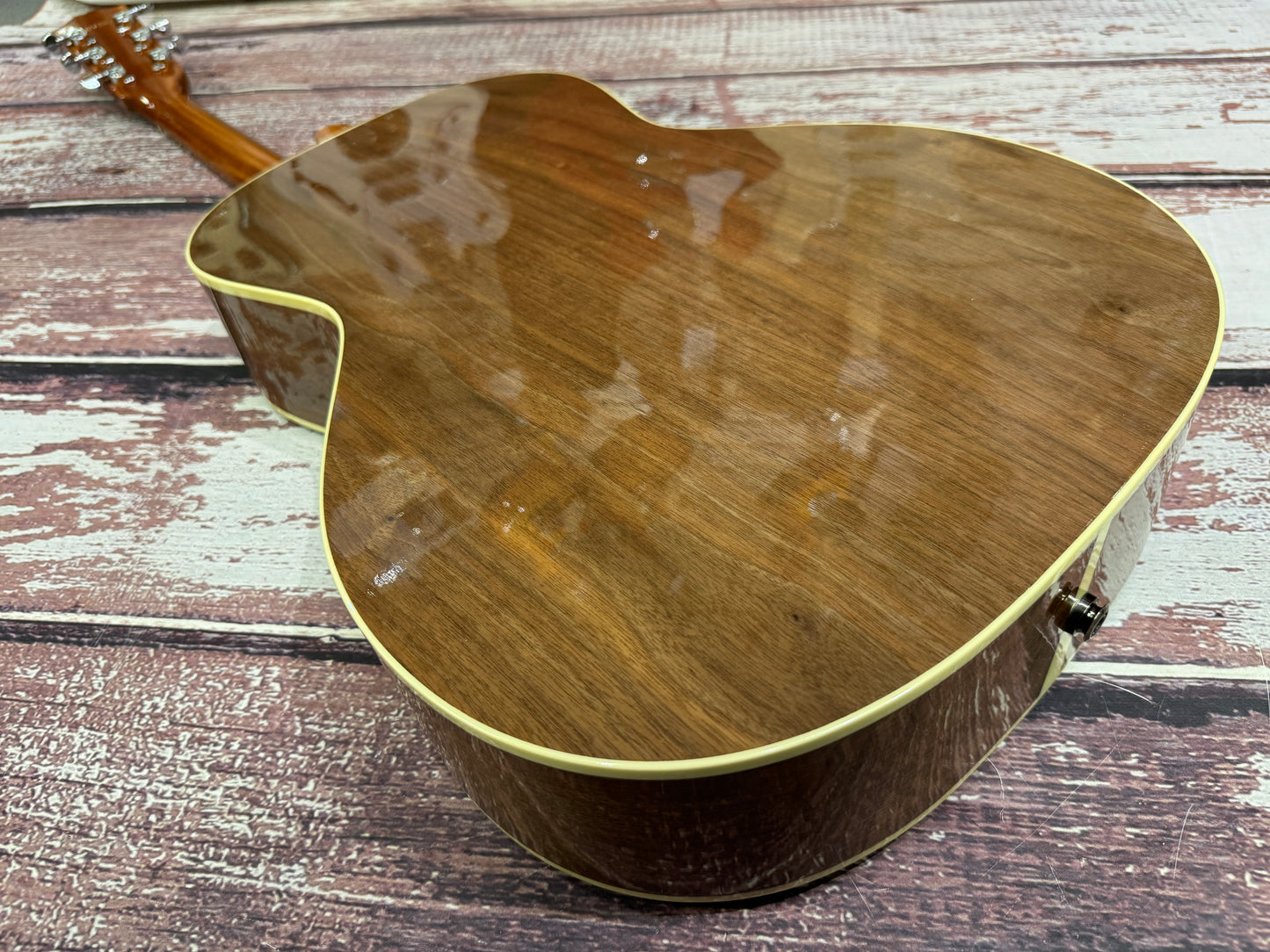 Gibson L00 Studio Acoustic with LR Baggs "slight damage"