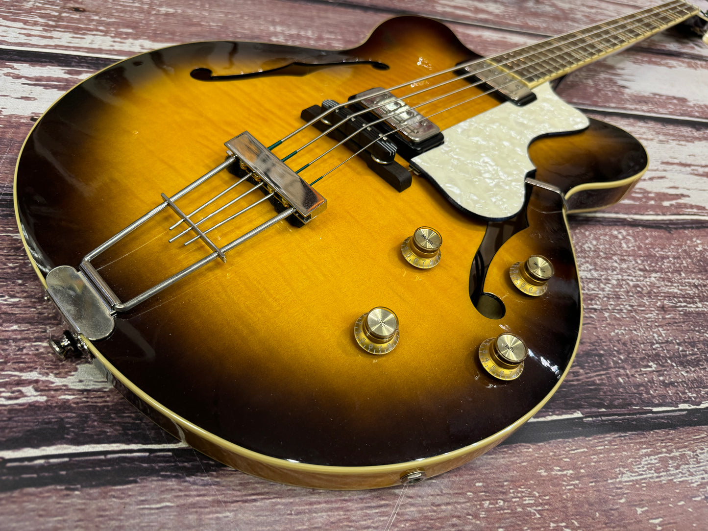 Hofner Verythin Bass HTC500/7 plus hard case