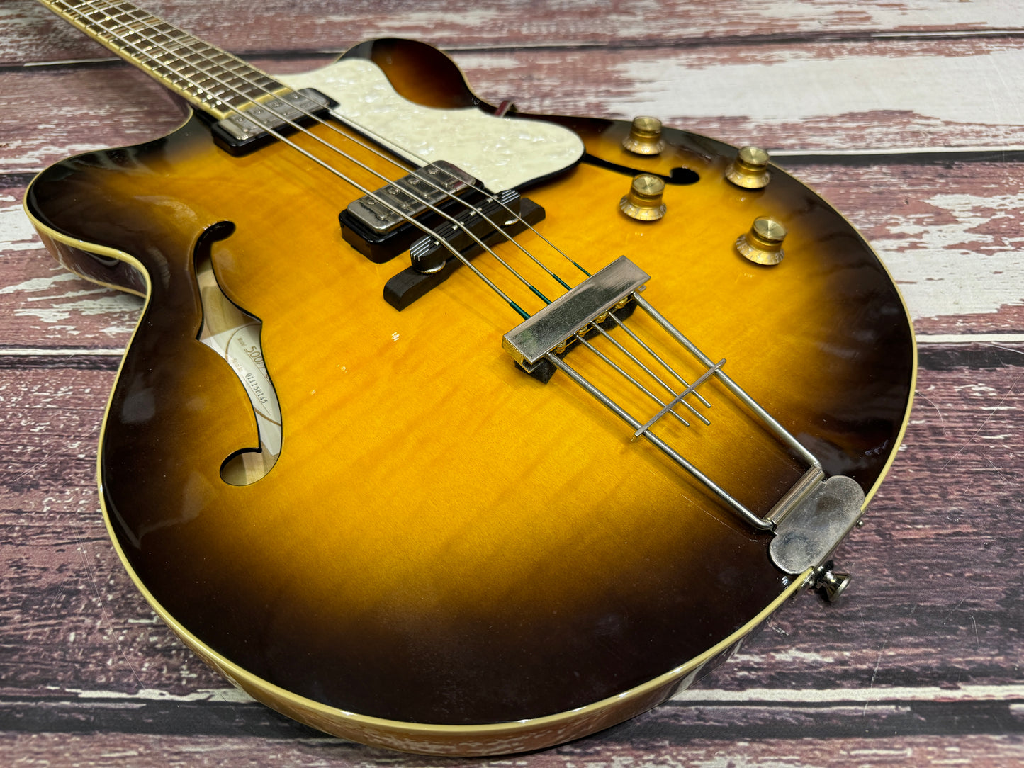Hofner Verythin Bass HTC500/7 plus hard case