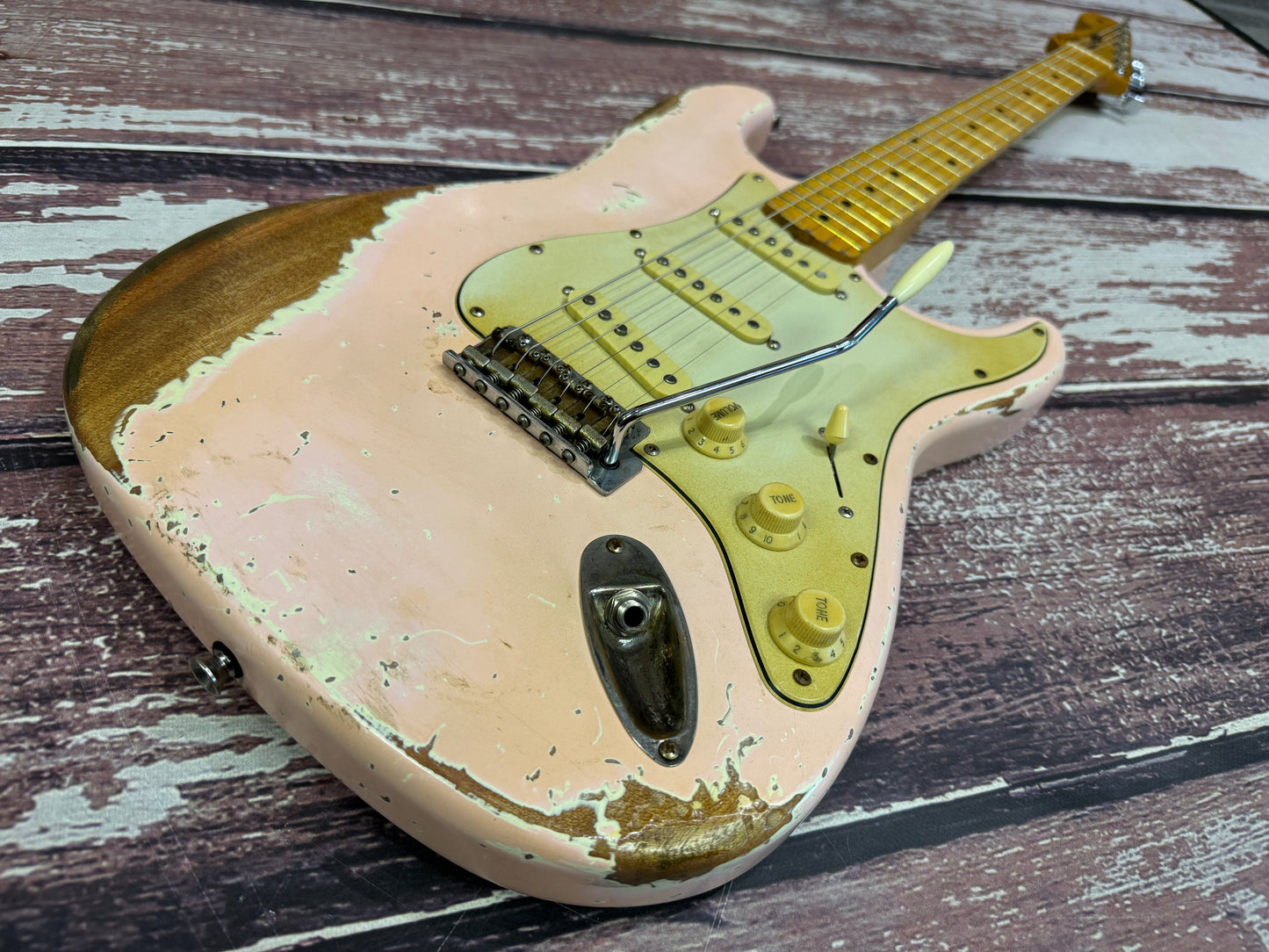 Fern Evergreen Strat relic - shell pink