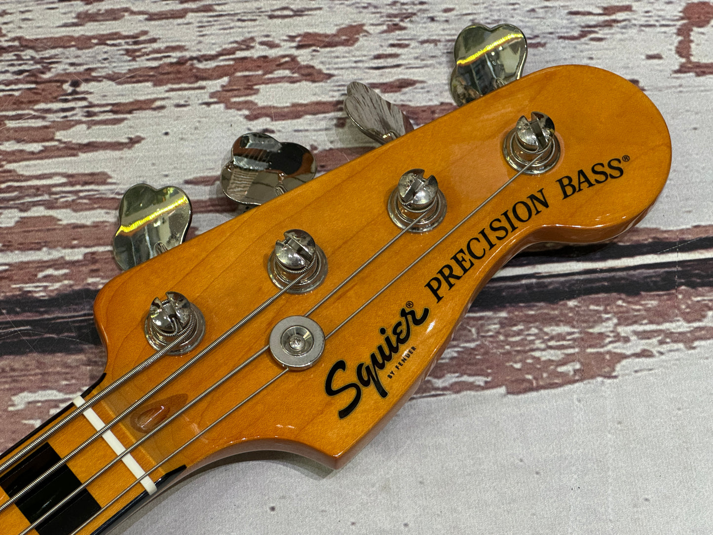 Squier Classic Vibe 70's P-Bass Walnut