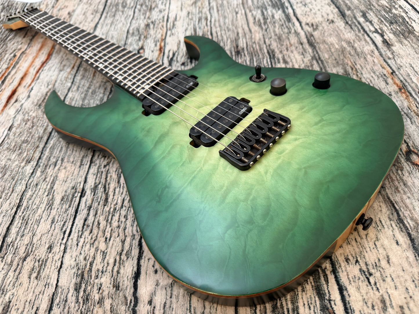 Harley Benton Amarok 7 bt egnt quilted burst Professional Series