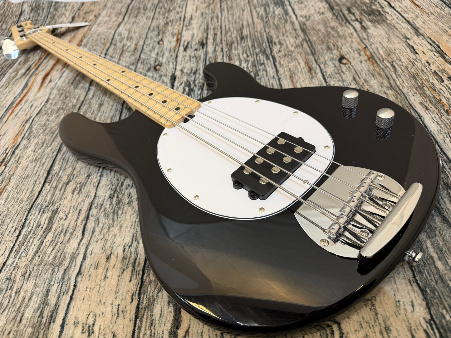 Sterling Stingray Intro series - Ray 2 bass