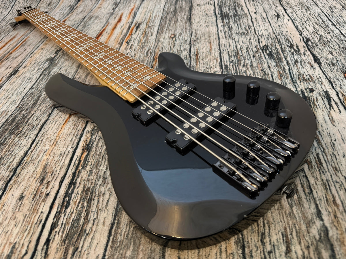 Harley Benton B-650 Progressive Series 6 string bass