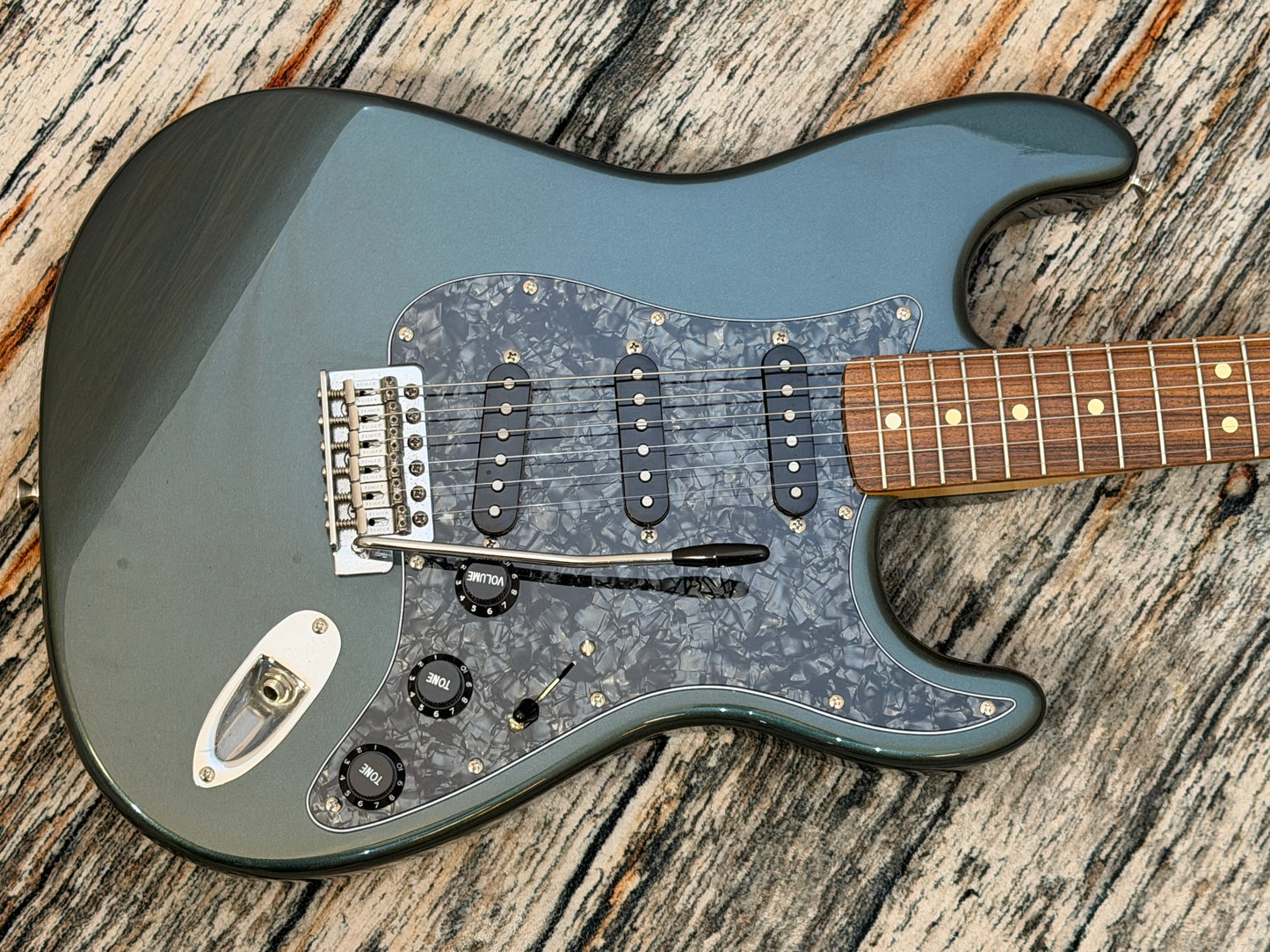 Fender Standard Stratocaster 2002 MIM Upgraded