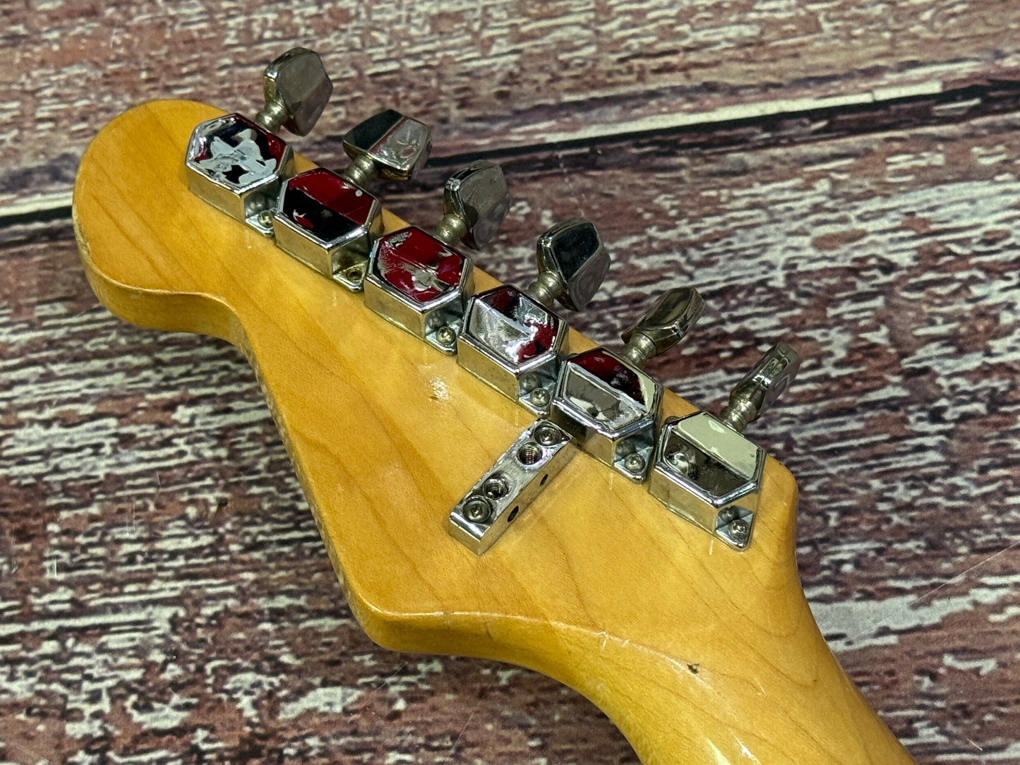 Axis Strat style with tremolo