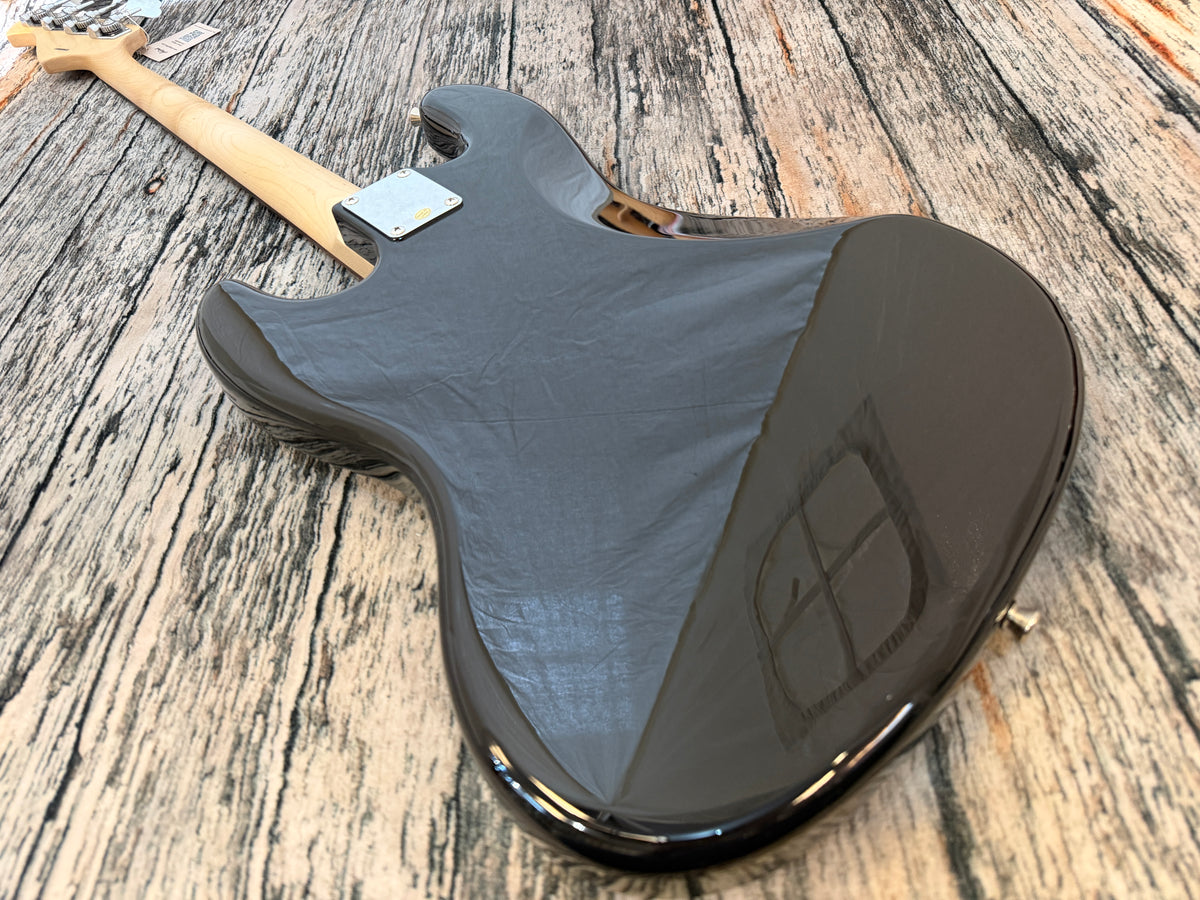 Aria STB JZ Black on Black, rosewood neck