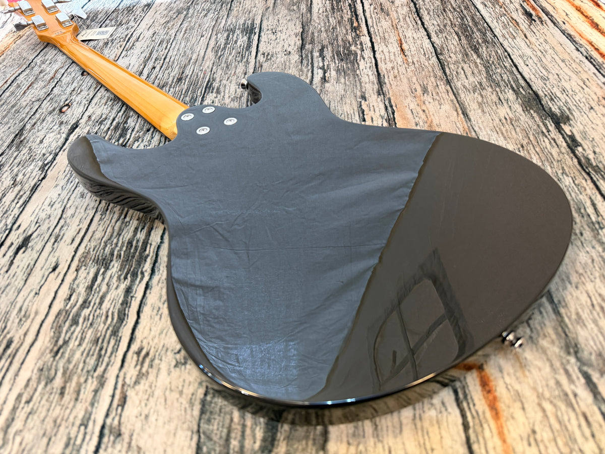 Aria DMB-206 - Short scale retro bass