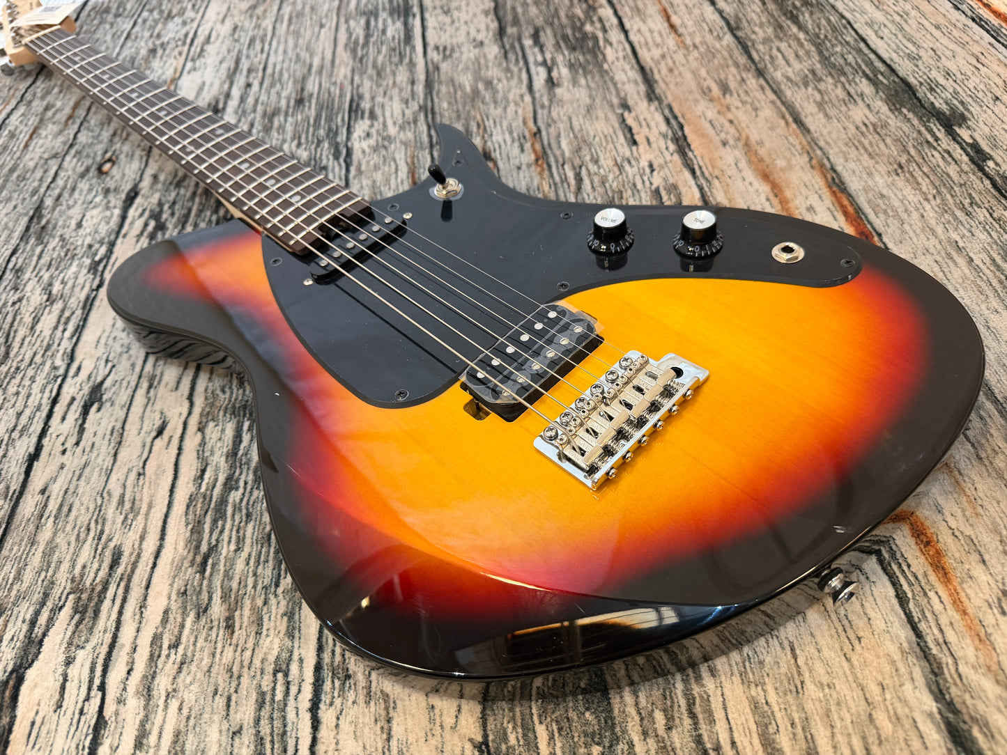 Aria J-B'tone Baritone Sunburst