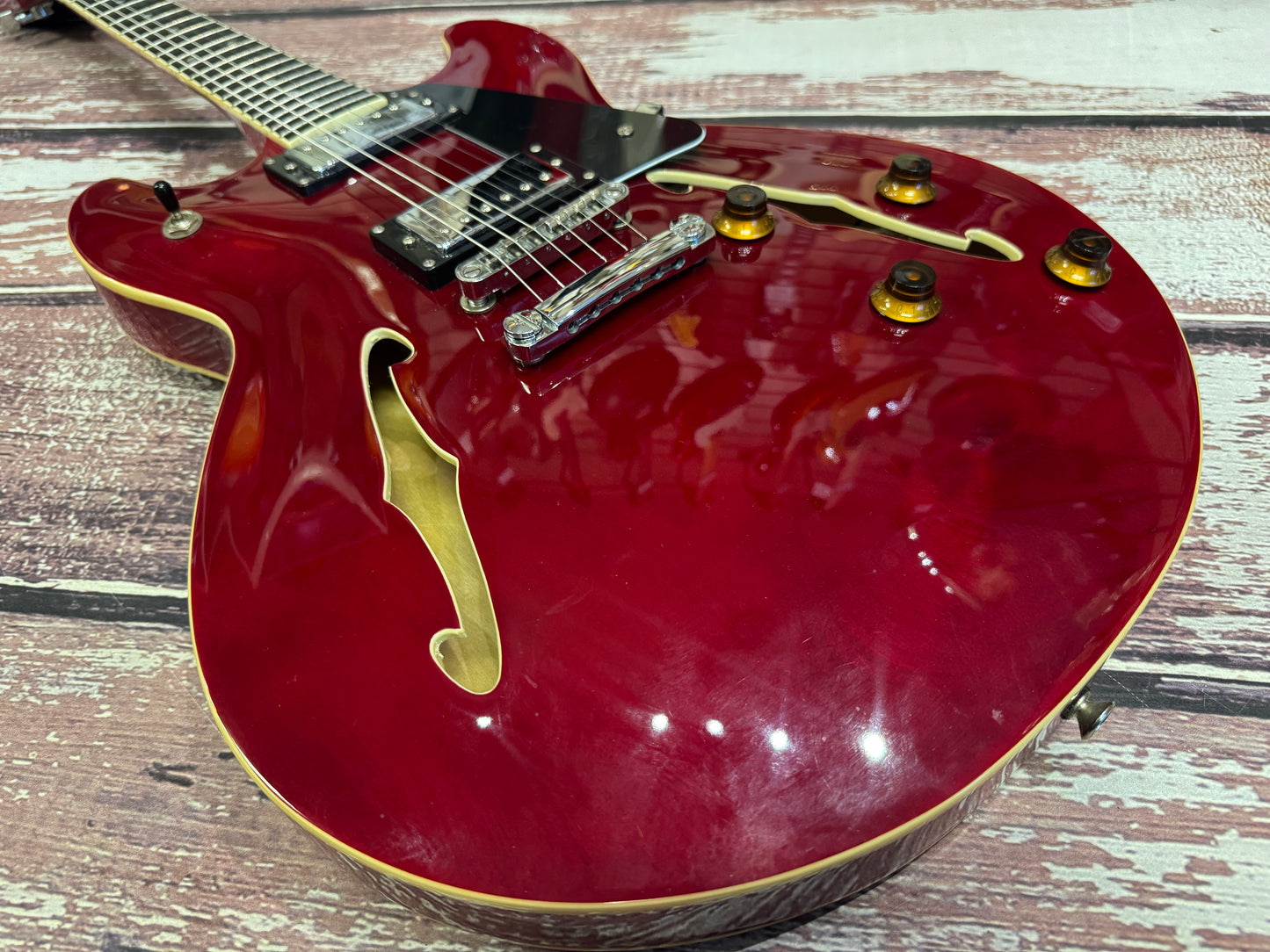 Harley Benton Cherry Semi "335"