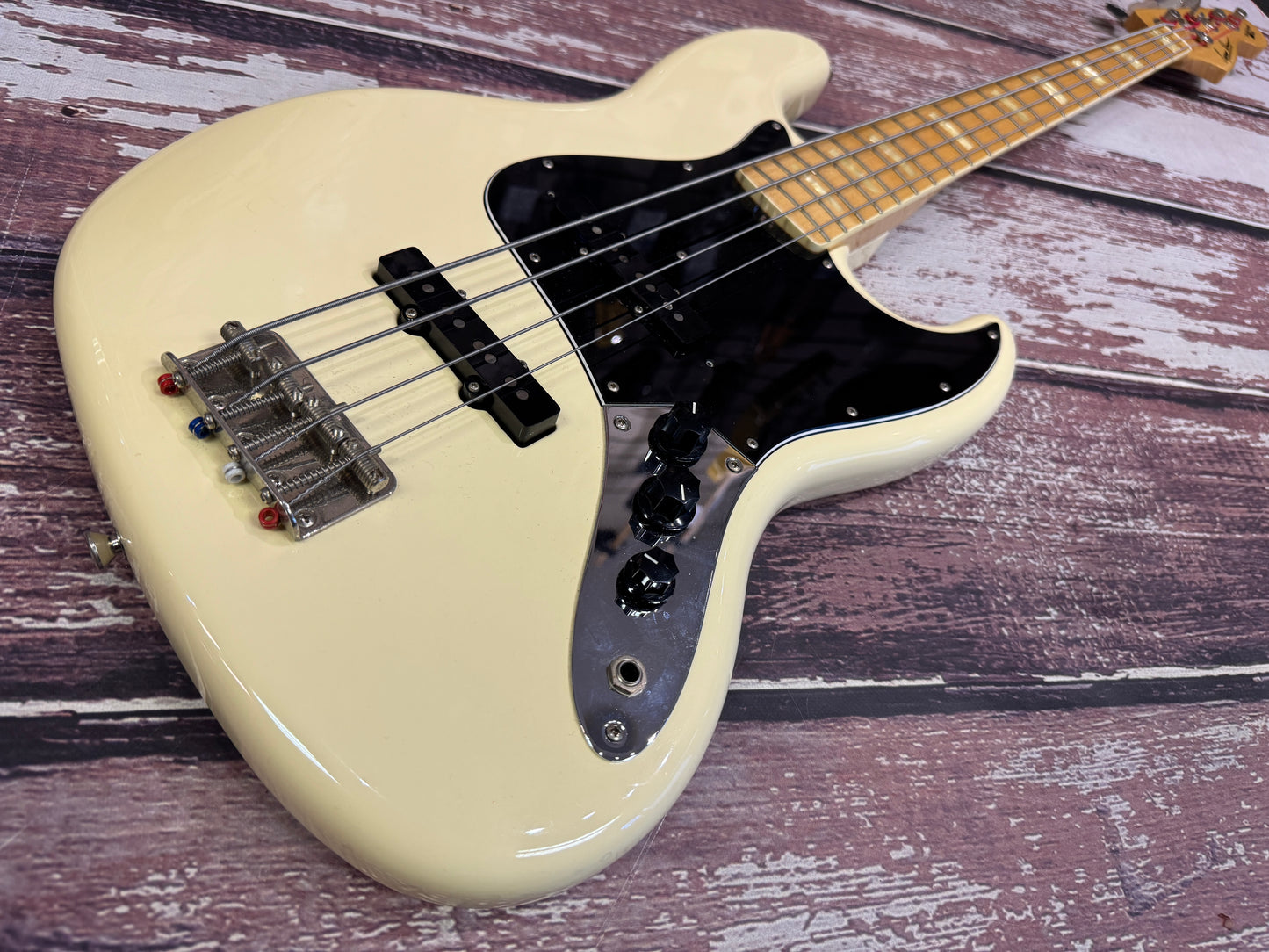 ESP Japan  - Seymour Duncan collaboration Jazz Bass