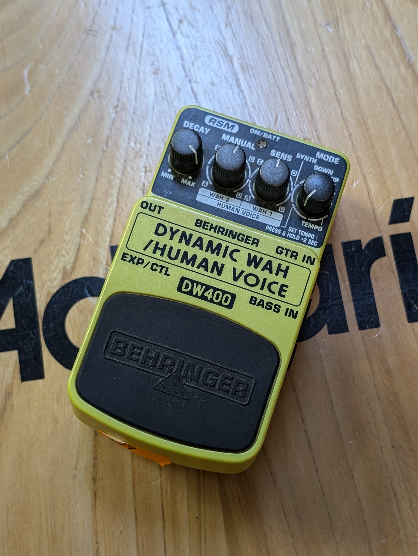 USED Behringer DW400 Dynamic Wah/Human Voice