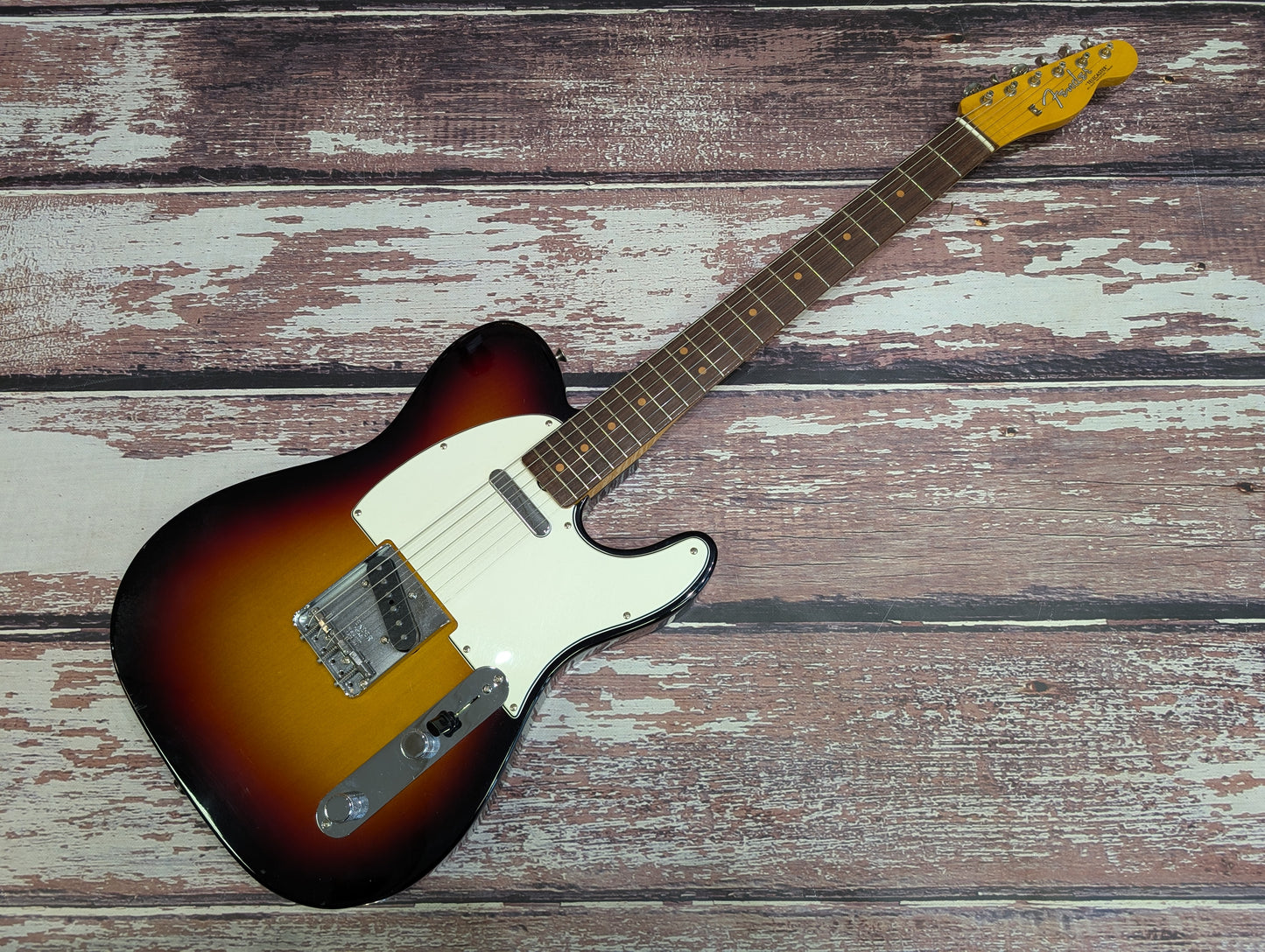 Fender USA American Vintage II '61 Telecaster + case and candy