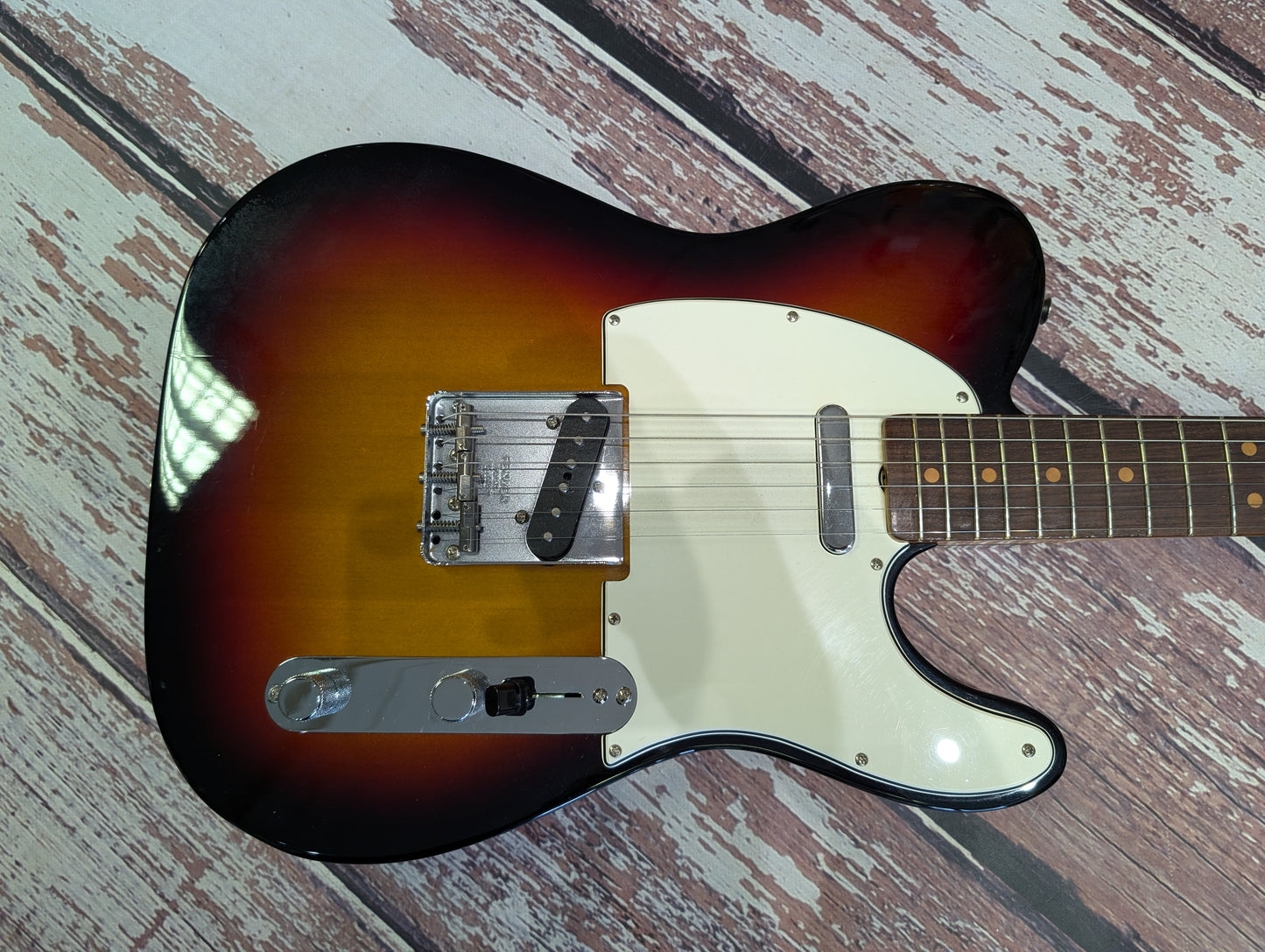 Fender USA American Vintage II '61 Telecaster + case and candy