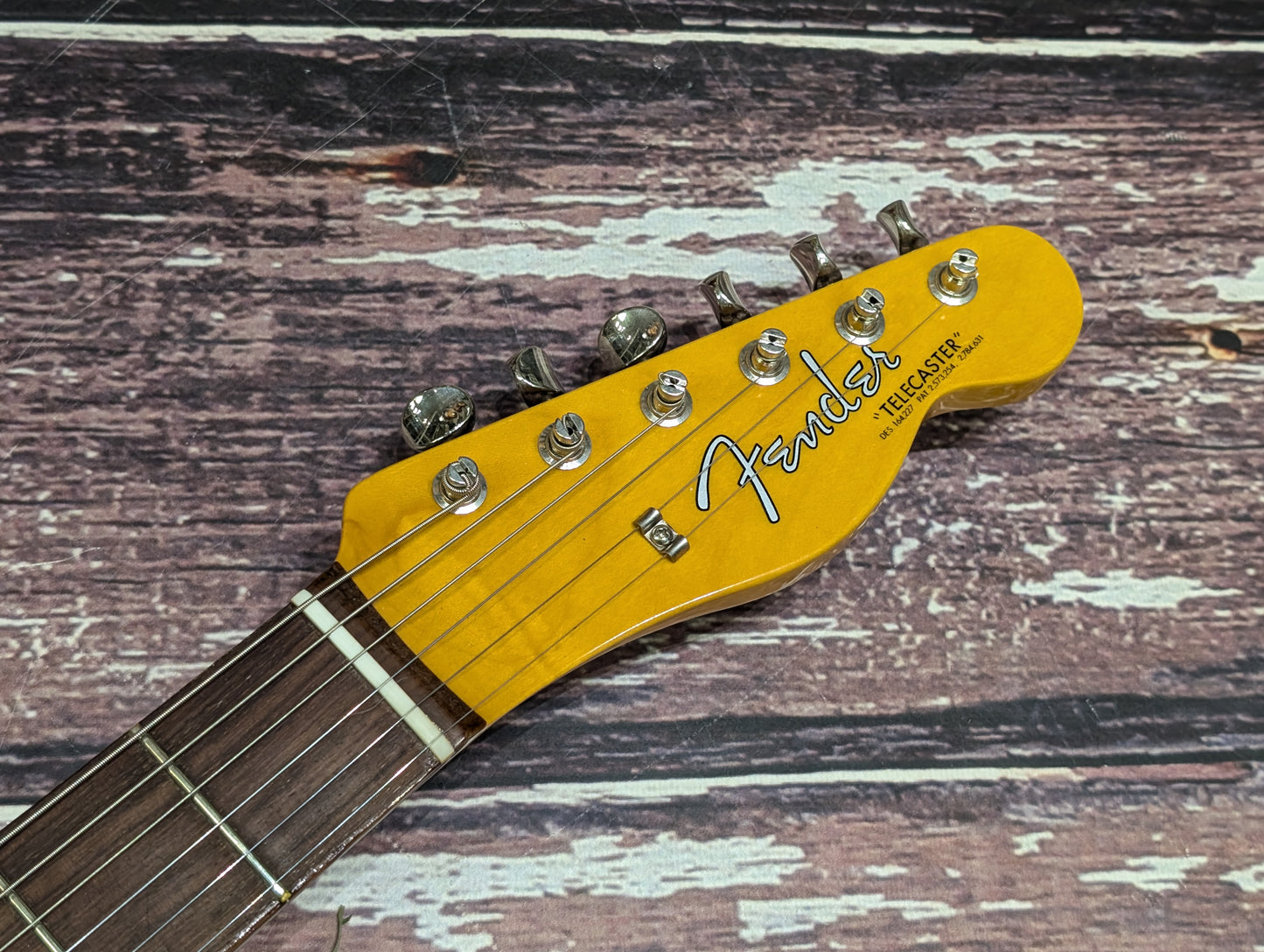 Fender USA American Vintage II '61 Telecaster + case and candy