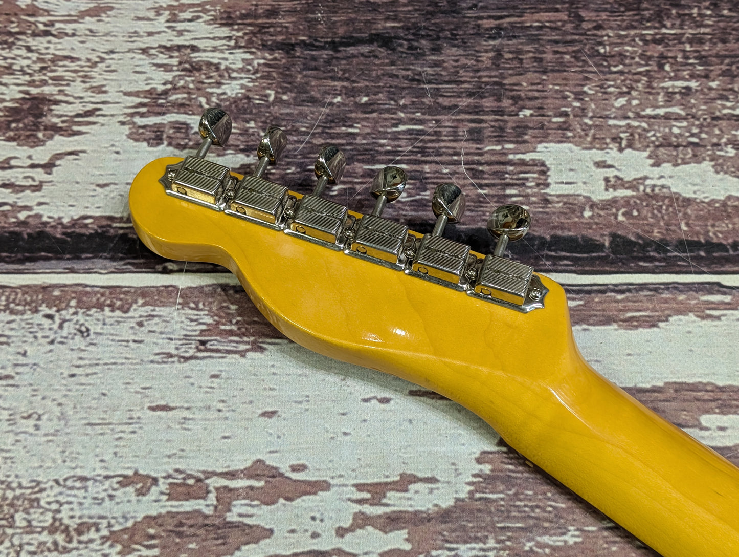 Fender USA American Vintage II '61 Telecaster + case and candy