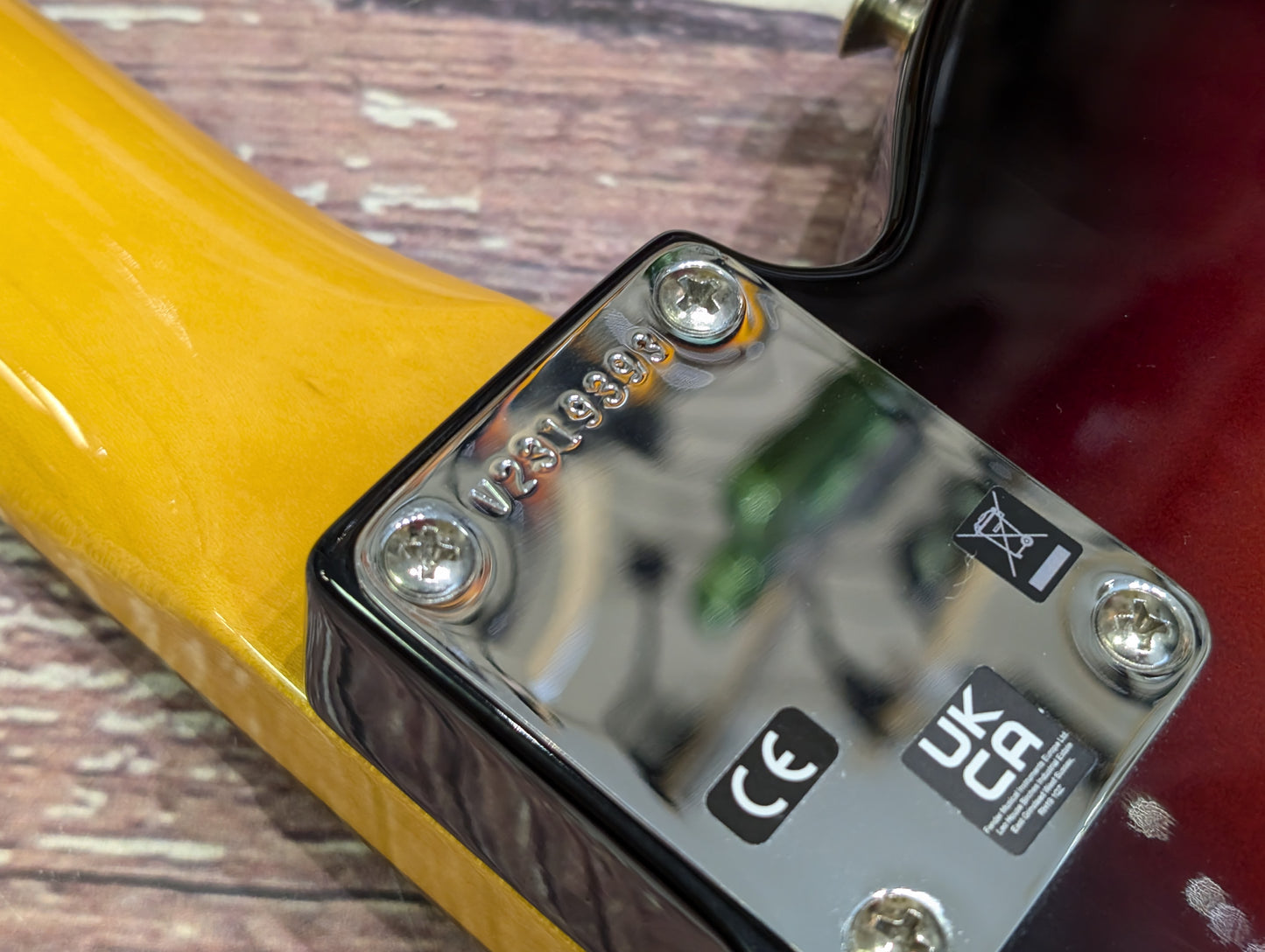 Fender USA American Vintage II '61 Telecaster + case and candy