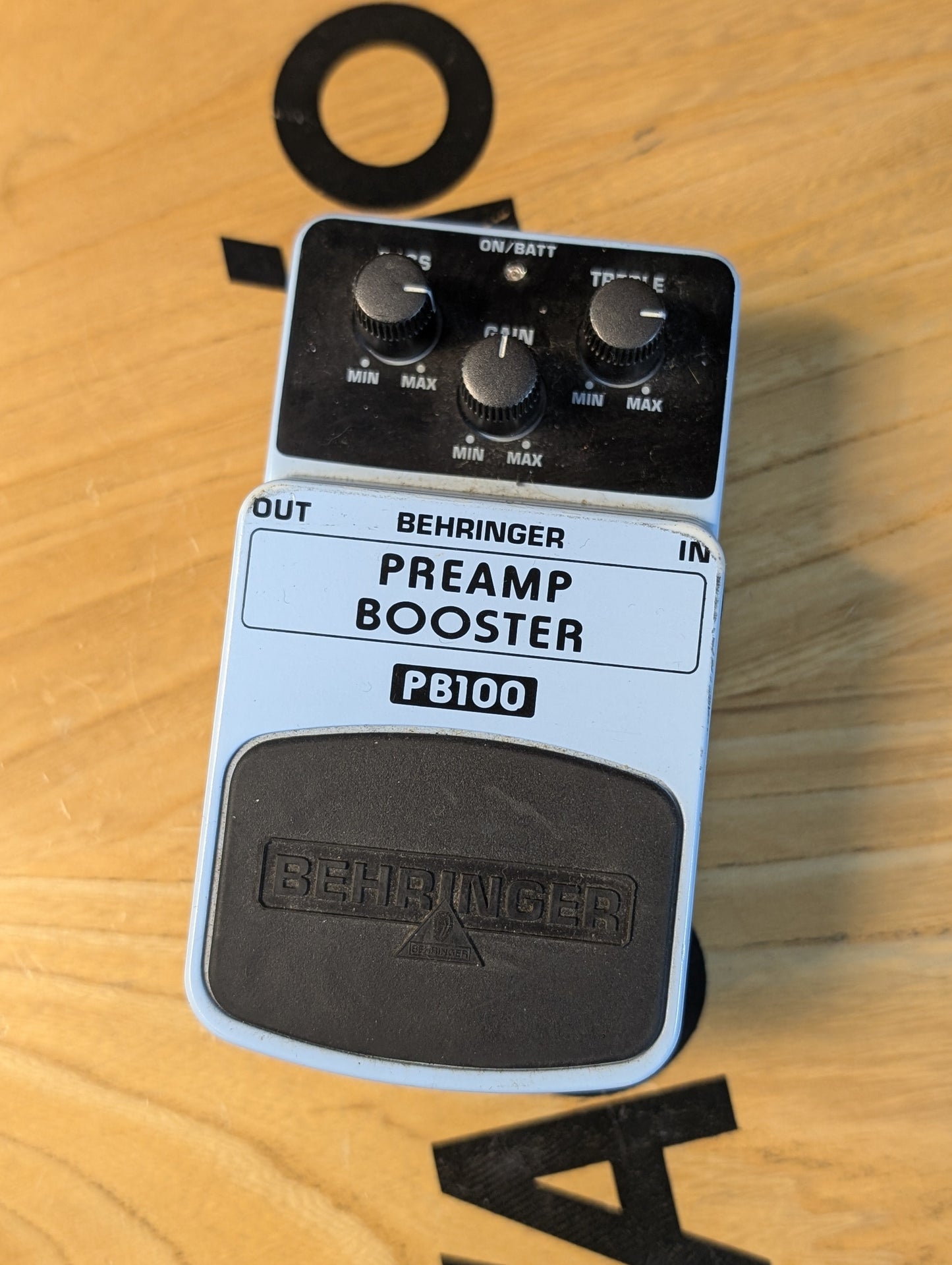 USED Behringer Preamp Booster PB100