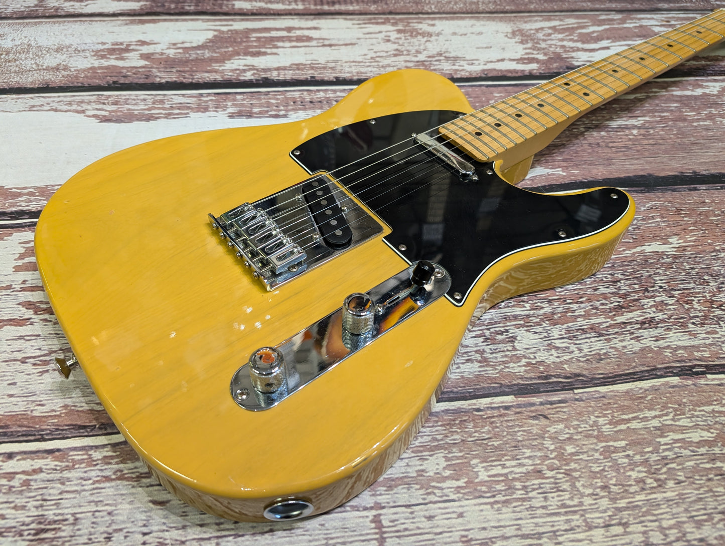 Fender Player Series (Mexican Standard) Telecaster - Butterscotch