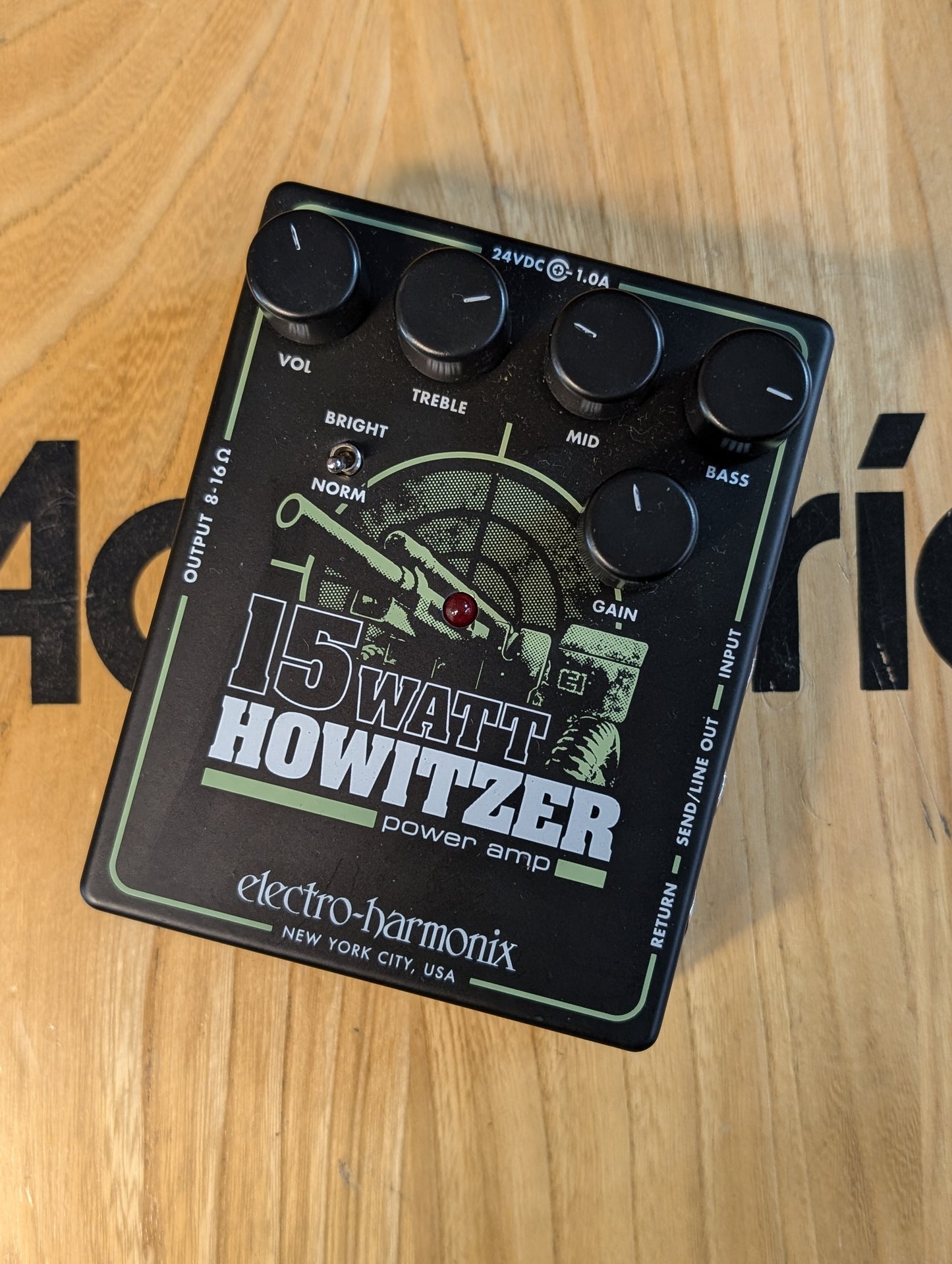 Electro Harmonix Howitzer 15w Pedal amp (Pre-owned)