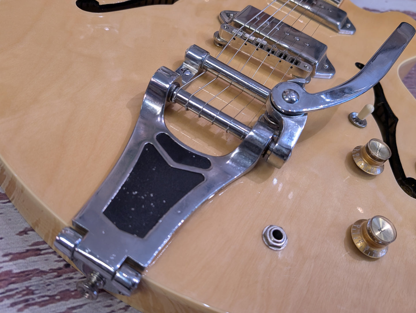 Epiphone Casino w/ Bigsby Style Trem