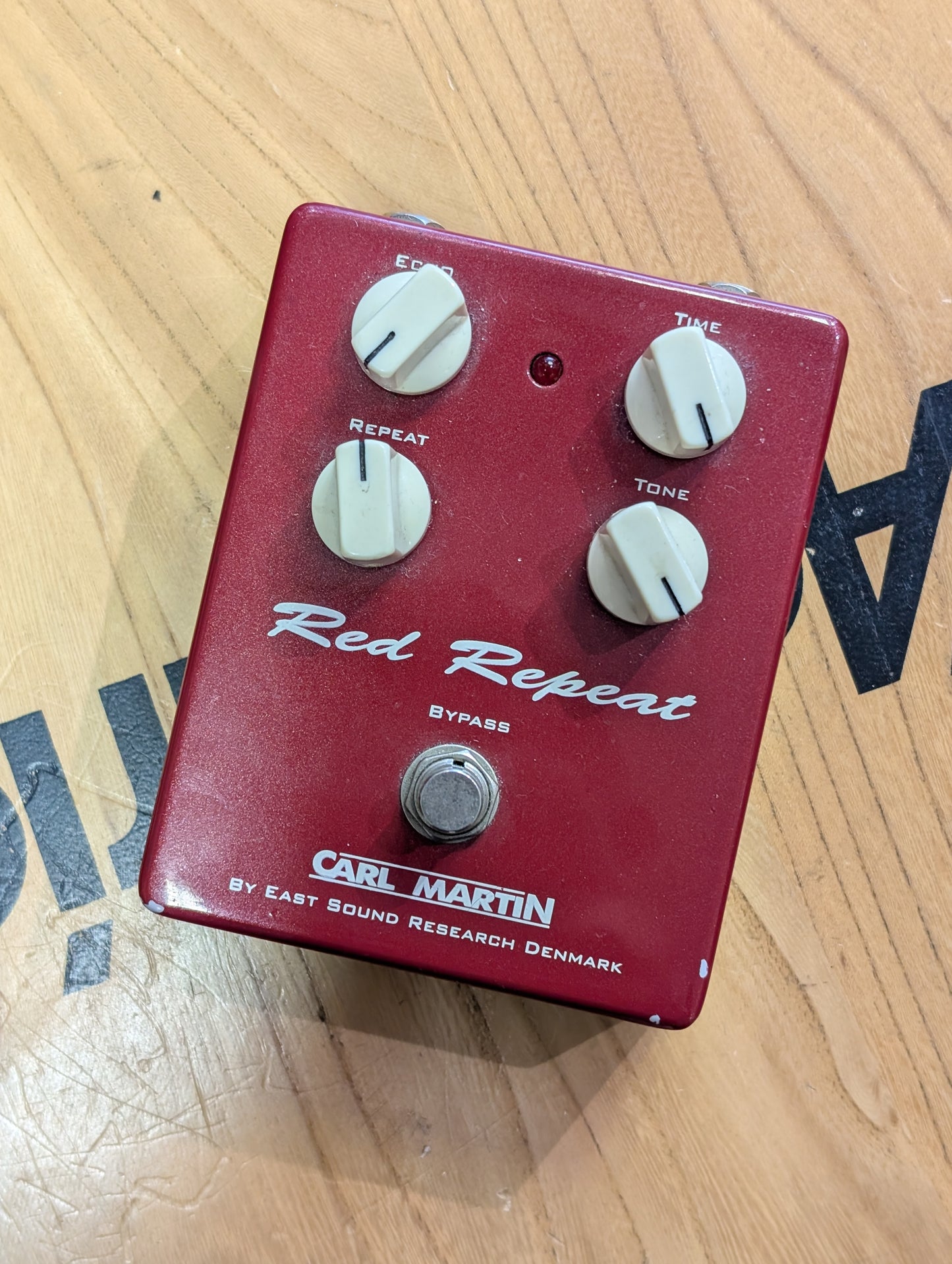 USED Carl Martin Red Repeat Delay