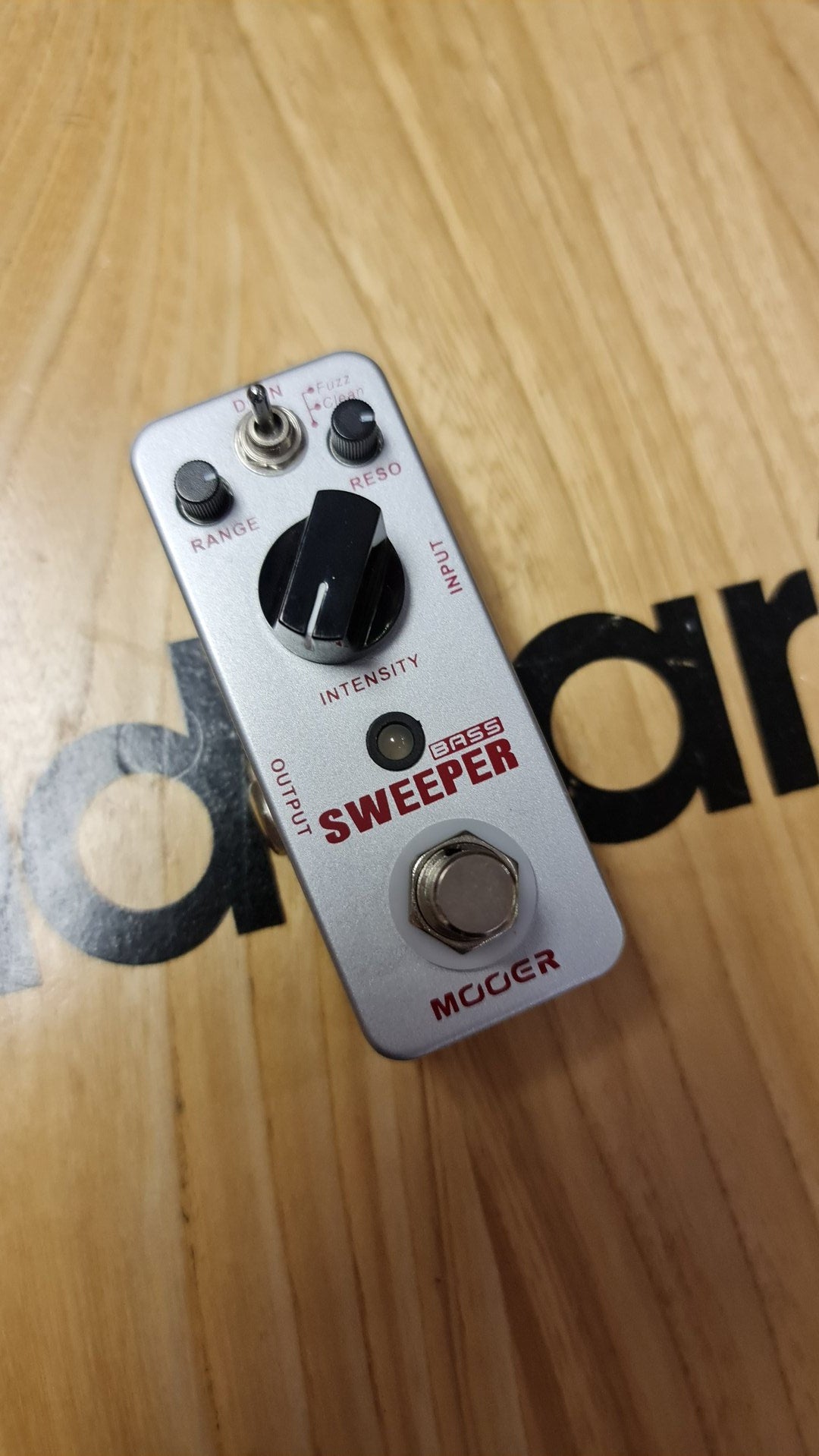 Mooer Bass Sweeper Auto Filter – Badlands Guitars Limited