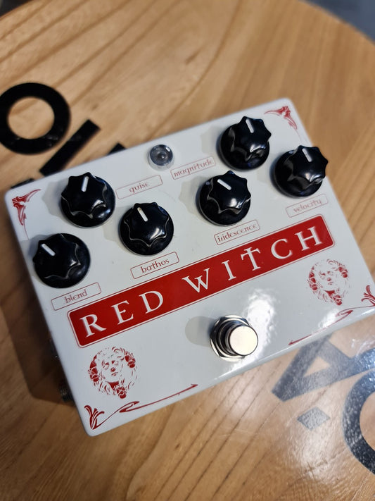 USED Red Witch Medusa Chorus Tremolo