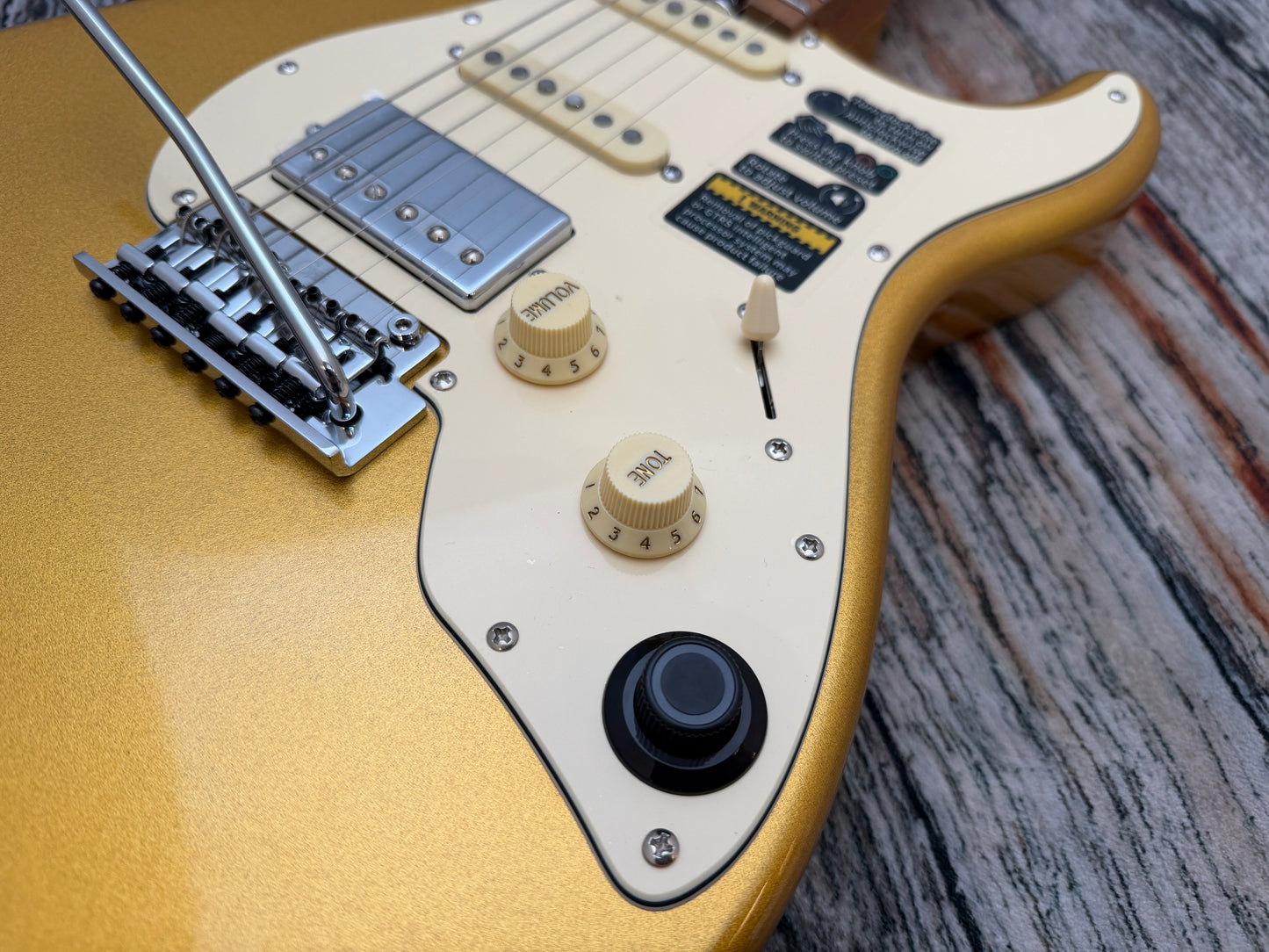 Mooer GTRS S801 Gold Roasted Maple neck Smart guitar FX loaded!