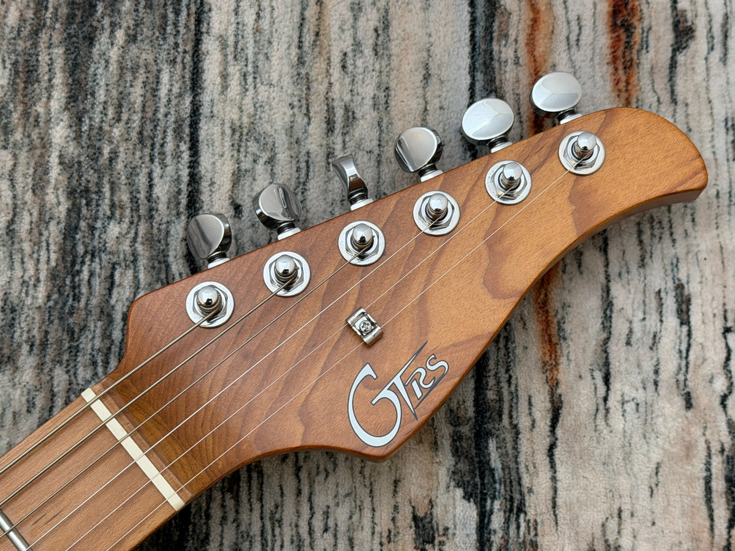Mooer GTRS S801 Gold Roasted Maple neck Smart guitar FX loaded!
