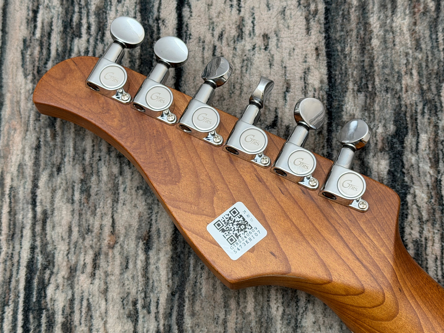Mooer GTRS S801 Gold Roasted Maple neck Smart guitar FX loaded!