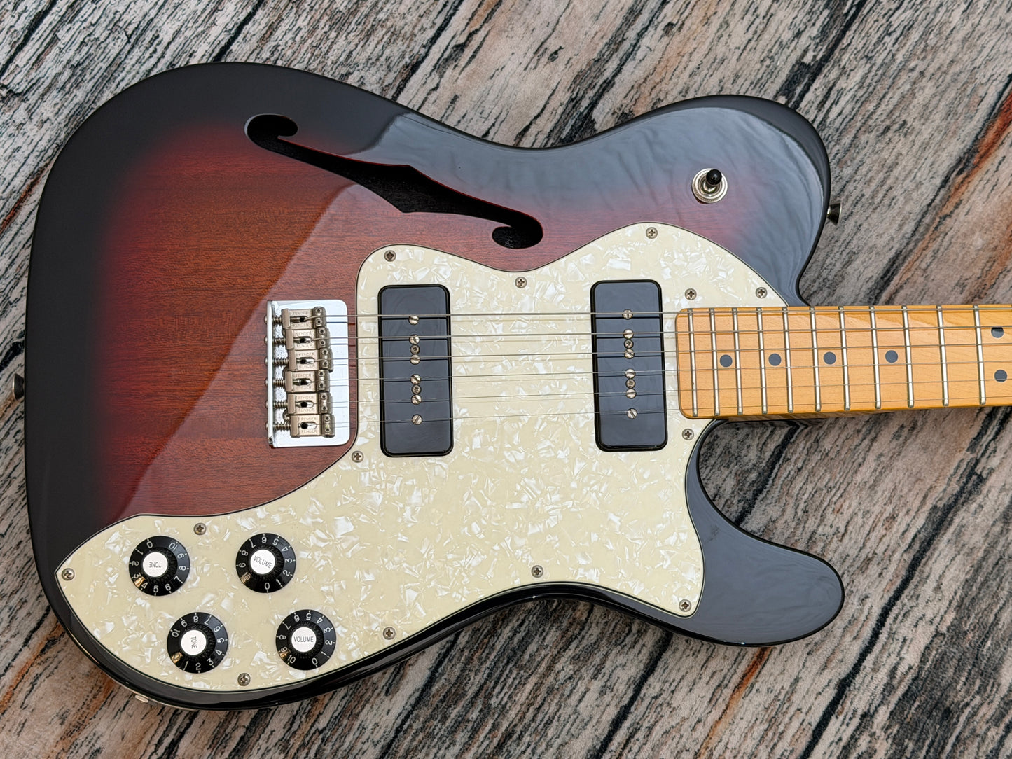 Fender Modern Player Thinline Telecaster Deluxe