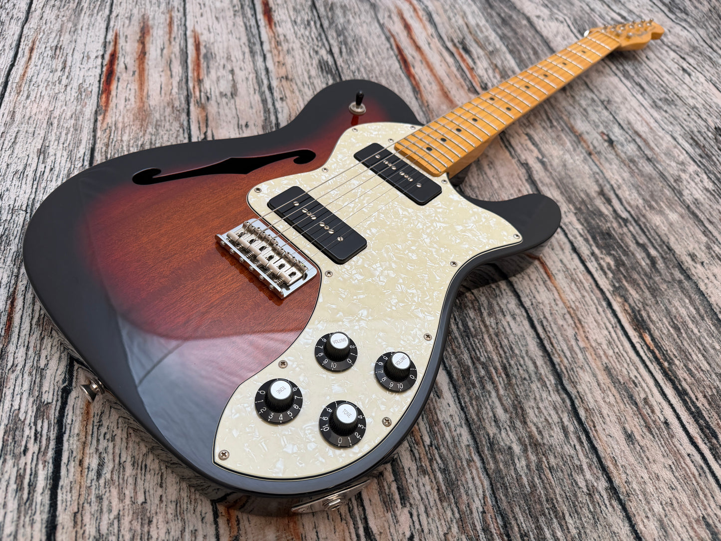 Fender Modern Player Thinline Telecaster Deluxe