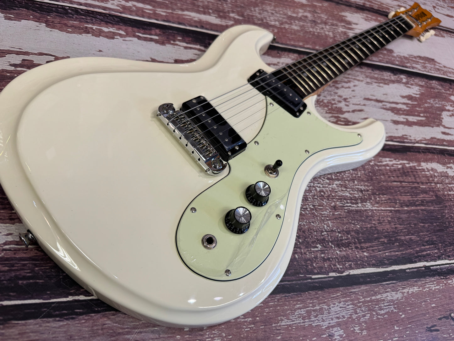 Aria DM-206 Vintage White