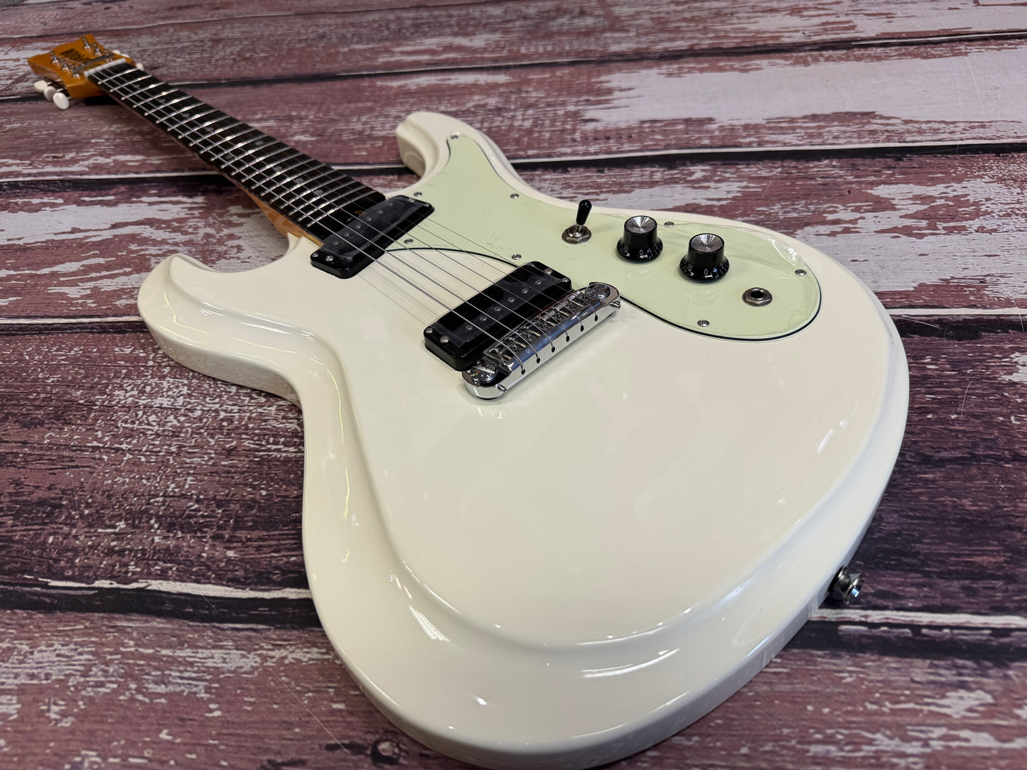 Aria DM-206 Vintage White