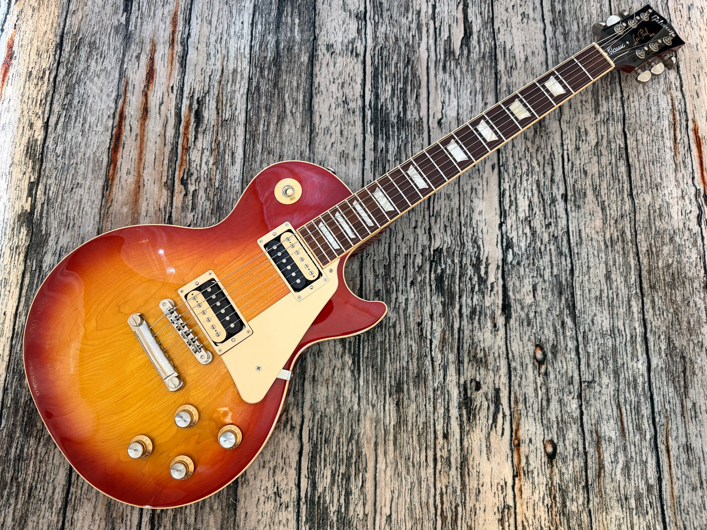 Gibson Les Paul Classic (Standard) - Cherry burst, mint condition with case