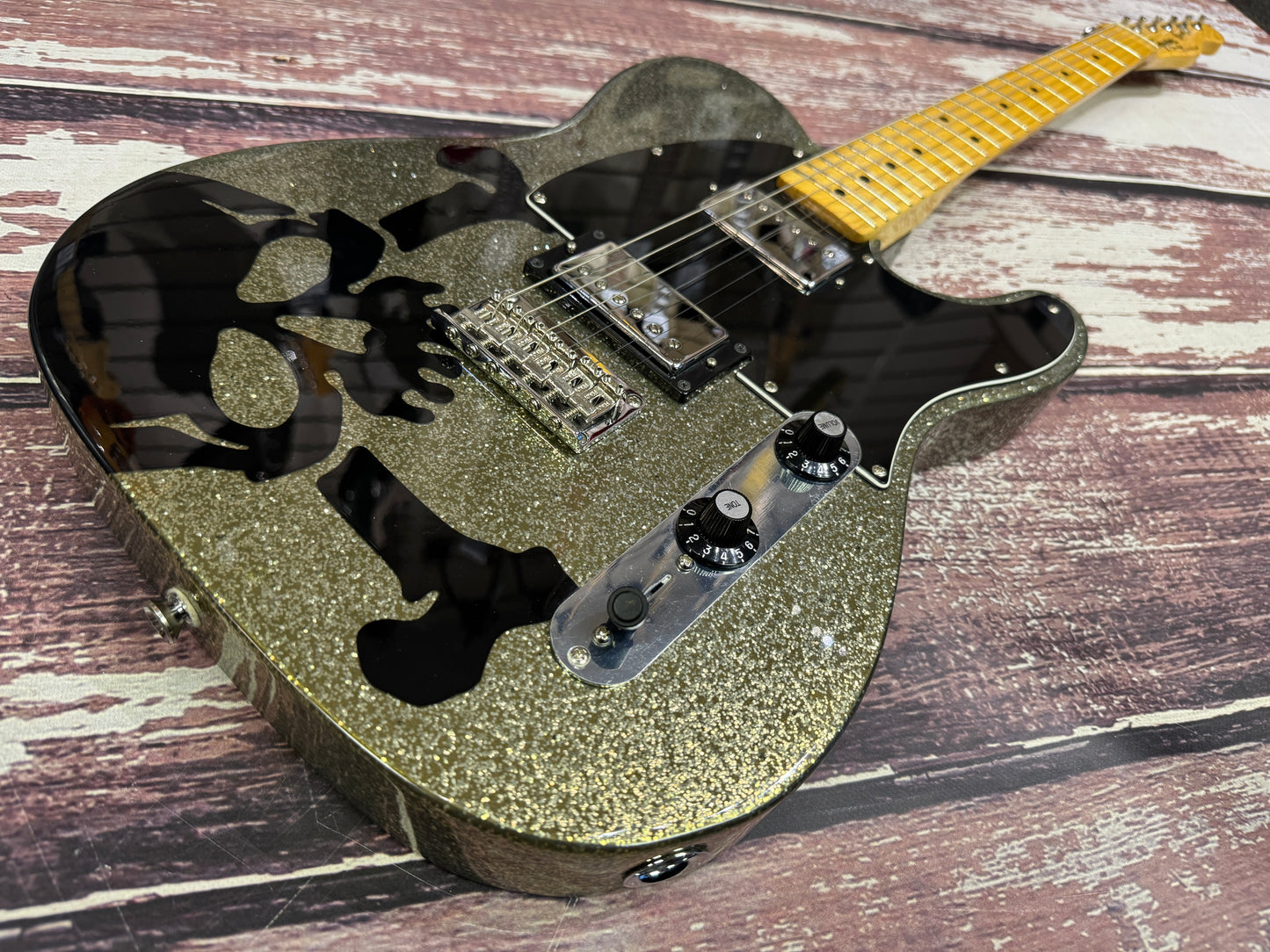 Squier Haruna - Scandal Signature Telecaster Silver sparkle "Skullsilver"