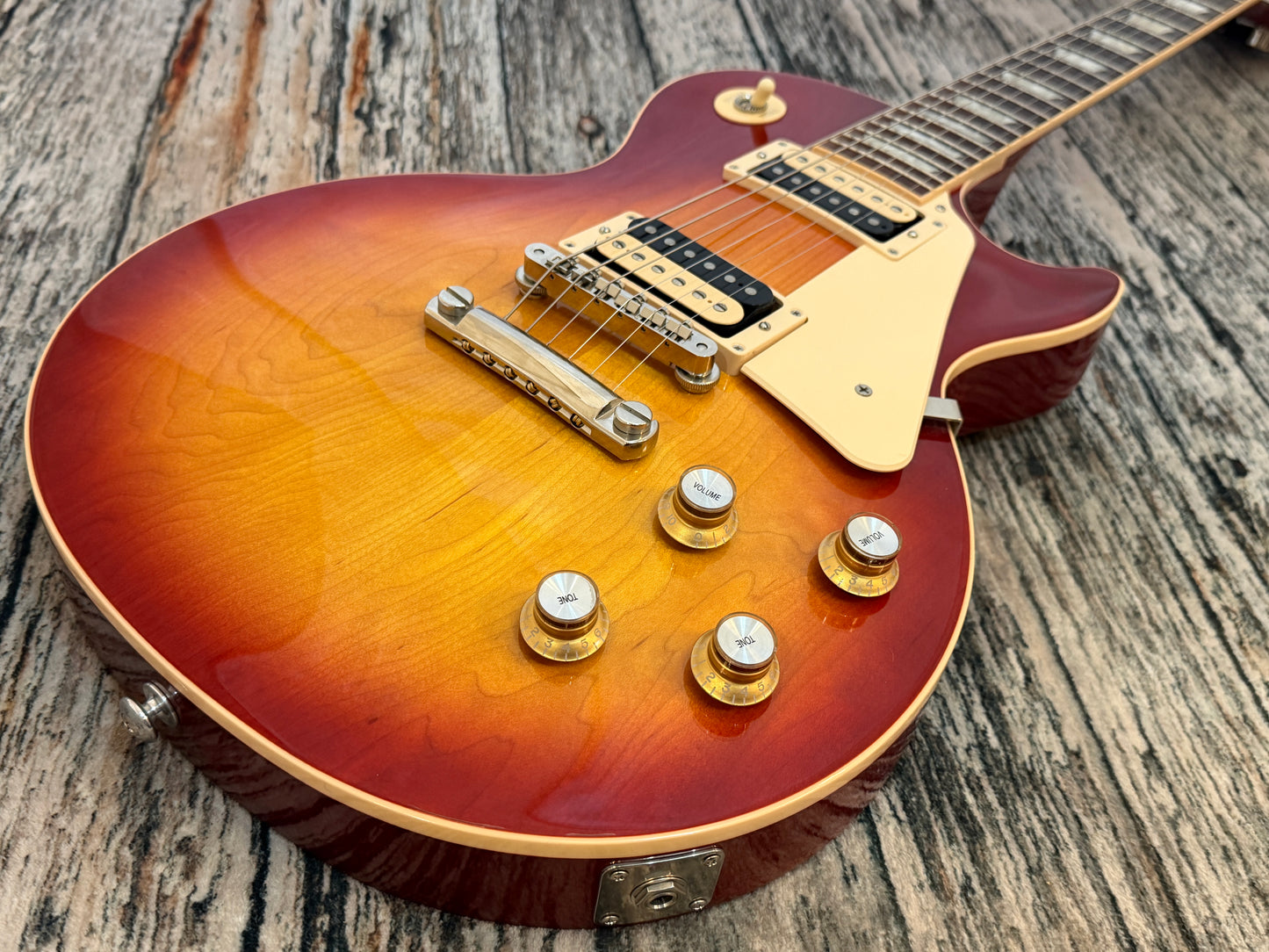 Gibson Les Paul Classic (Standard) - Cherry burst, mint condition with case