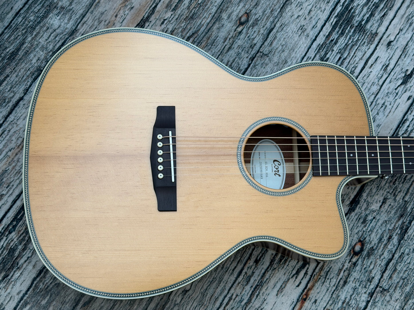 Cort Essence OC4 Natural Semi-Gloss Electro Acoustic
