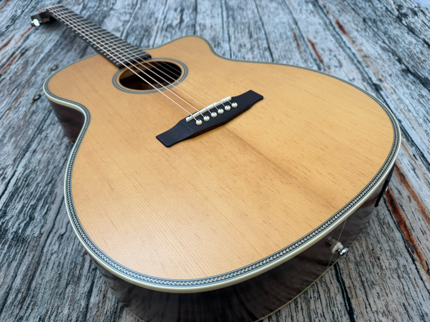 Cort Essence OC4 Natural Semi-Gloss Electro Acoustic