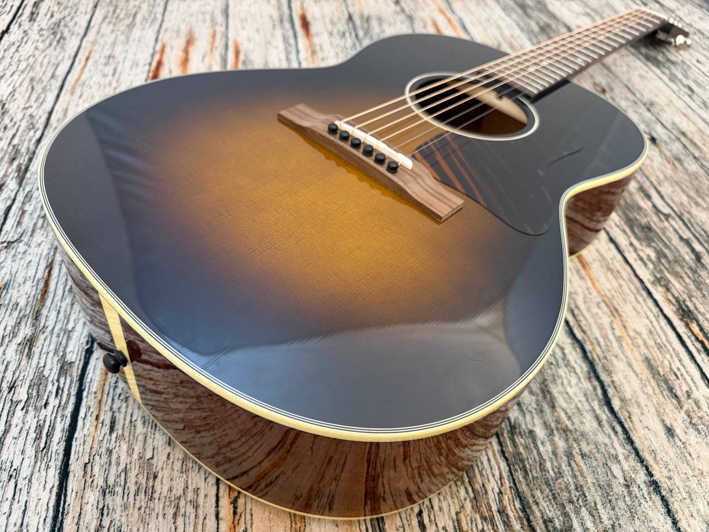 Eastman E6-LGSS All solid Acoustic & Case *B* Stock