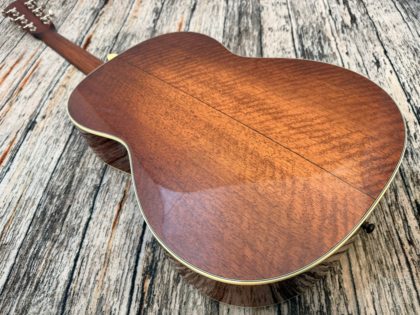 Eastman E6-LGSS All solid Acoustic & Case *B* Stock