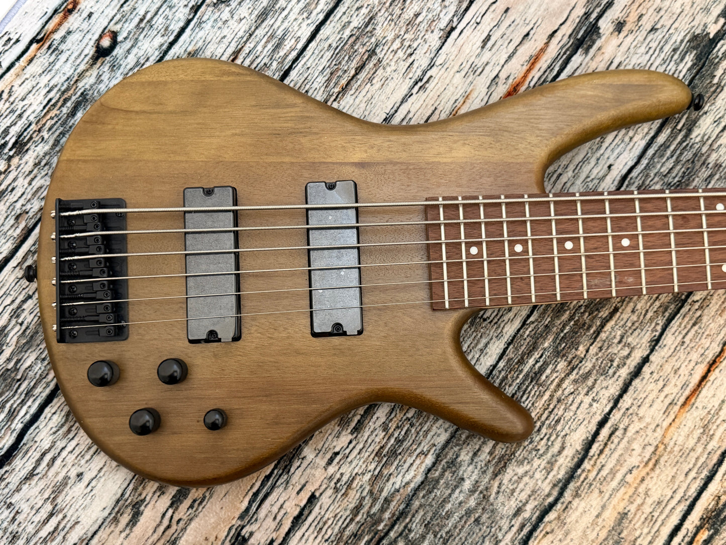 Ibanez GSR206B 6 string Gio Bass