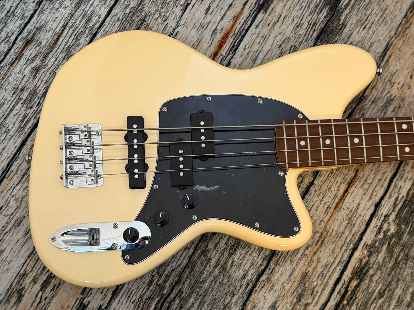 Ibanez TMB-30 Short scale bass
