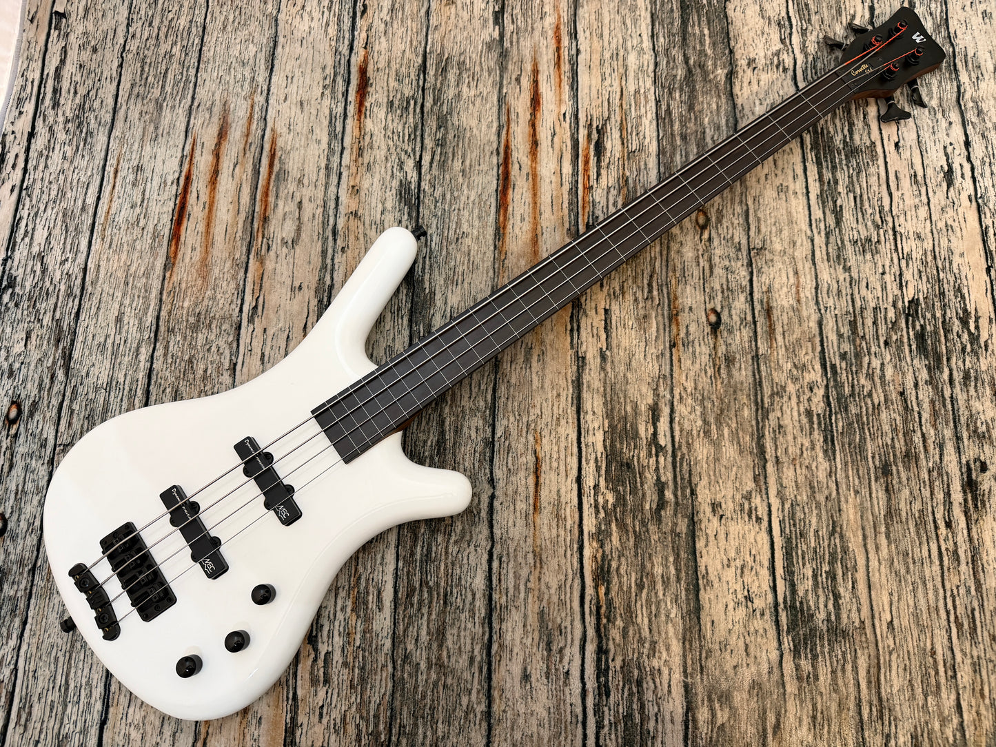 Warwick Corvette 2009 Rare (27 made) fretless bass Limited edition