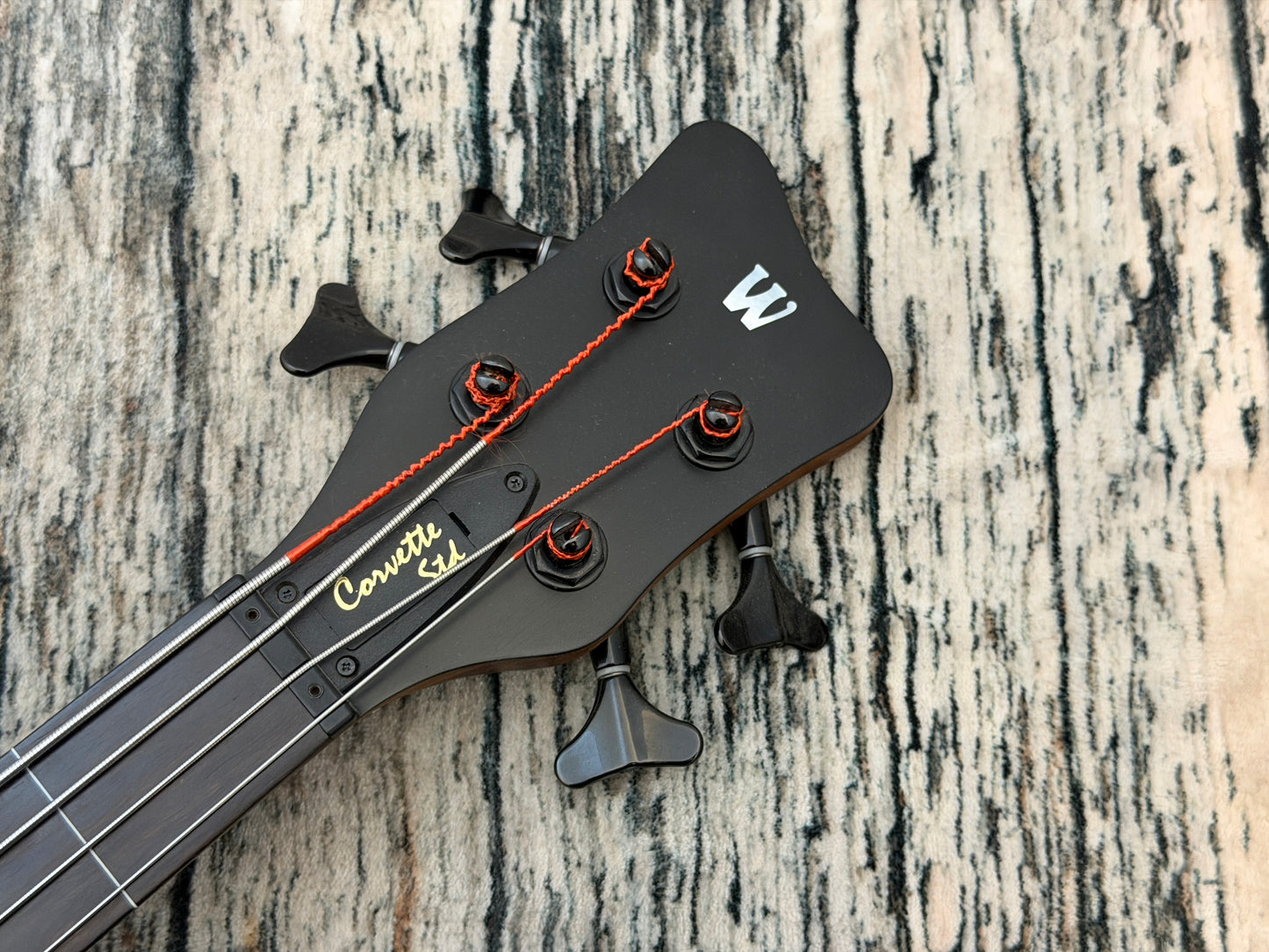 Warwick Corvette 2009 Rare (27 made) fretless bass Limited edition