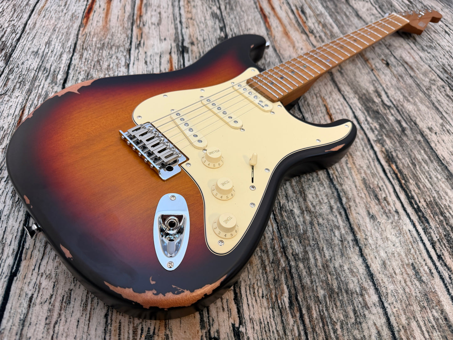 Henry's Destiny II Relic ST-2N Vital - Sunburst  Relic